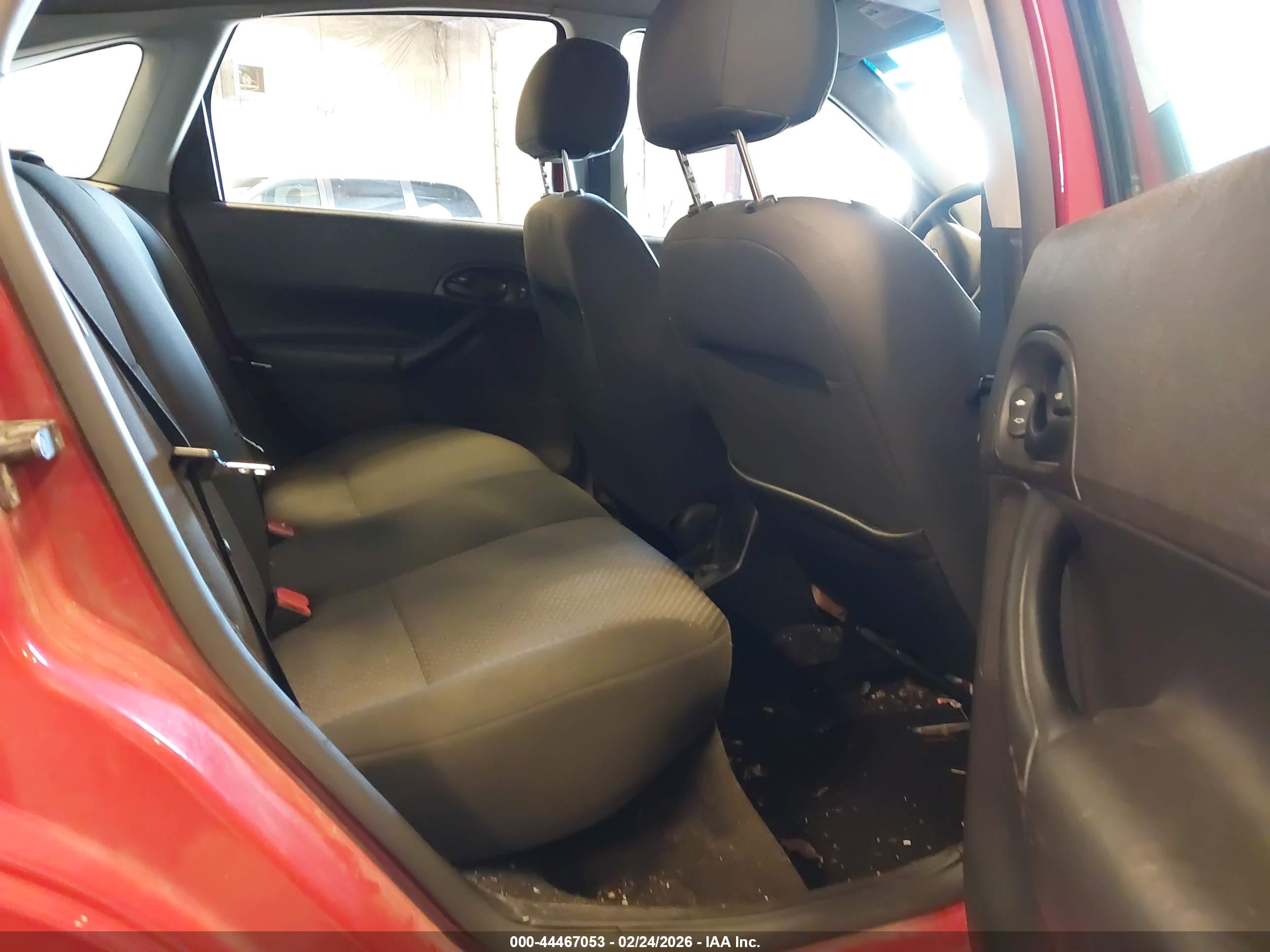 FORD FOCUS image 8
