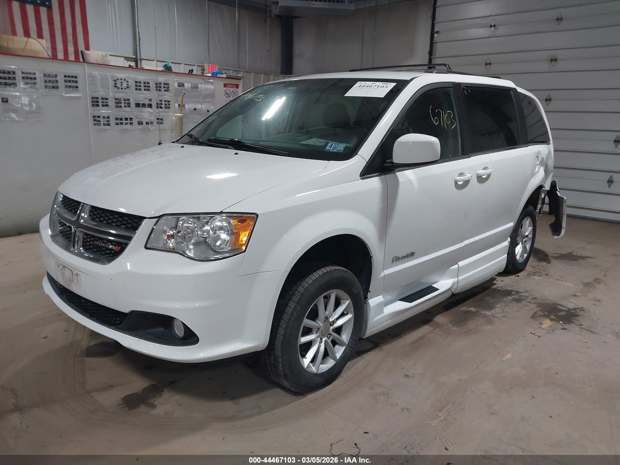 DODGE GRAND image 2