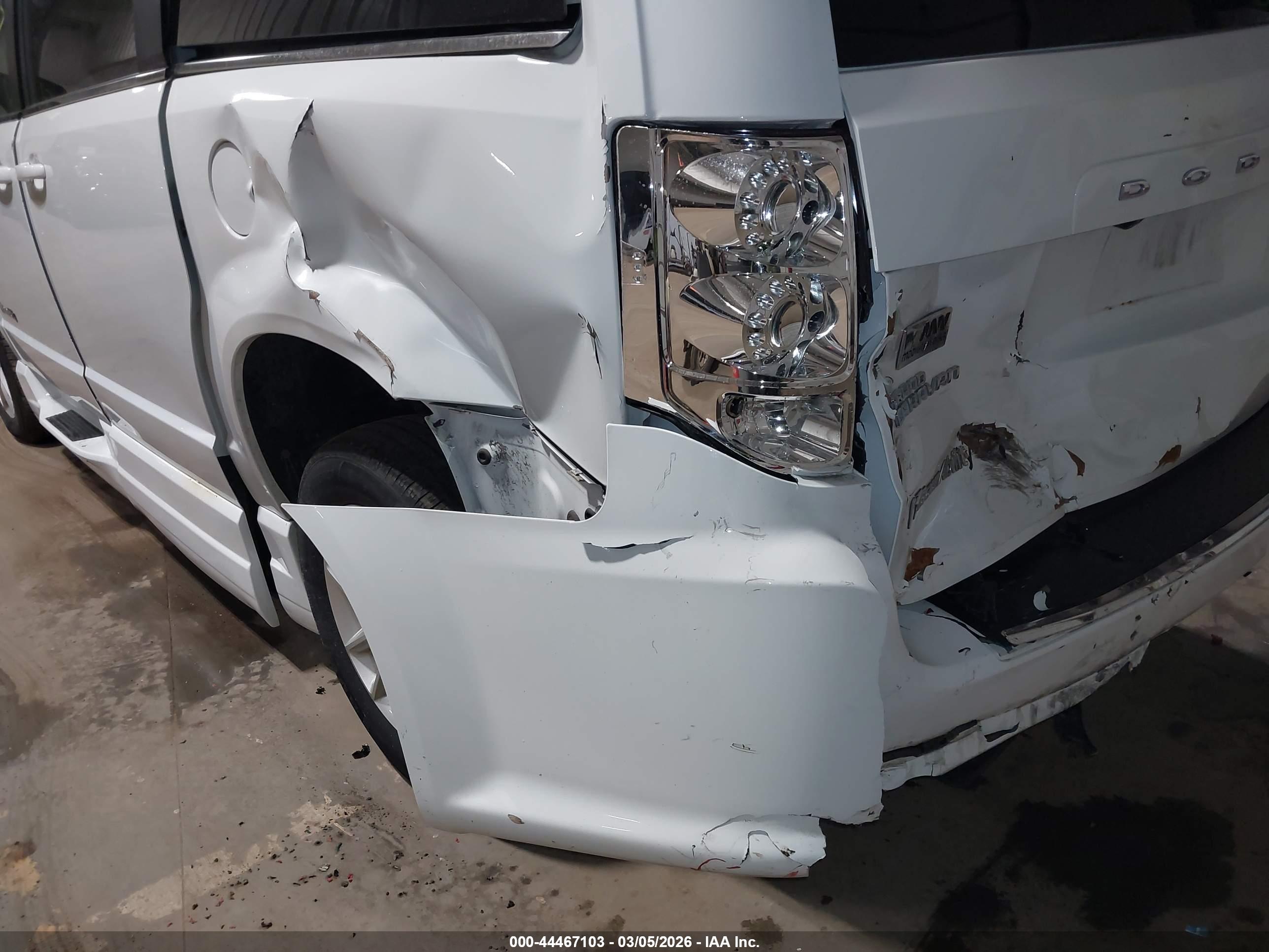 DODGE GRAND image 6
