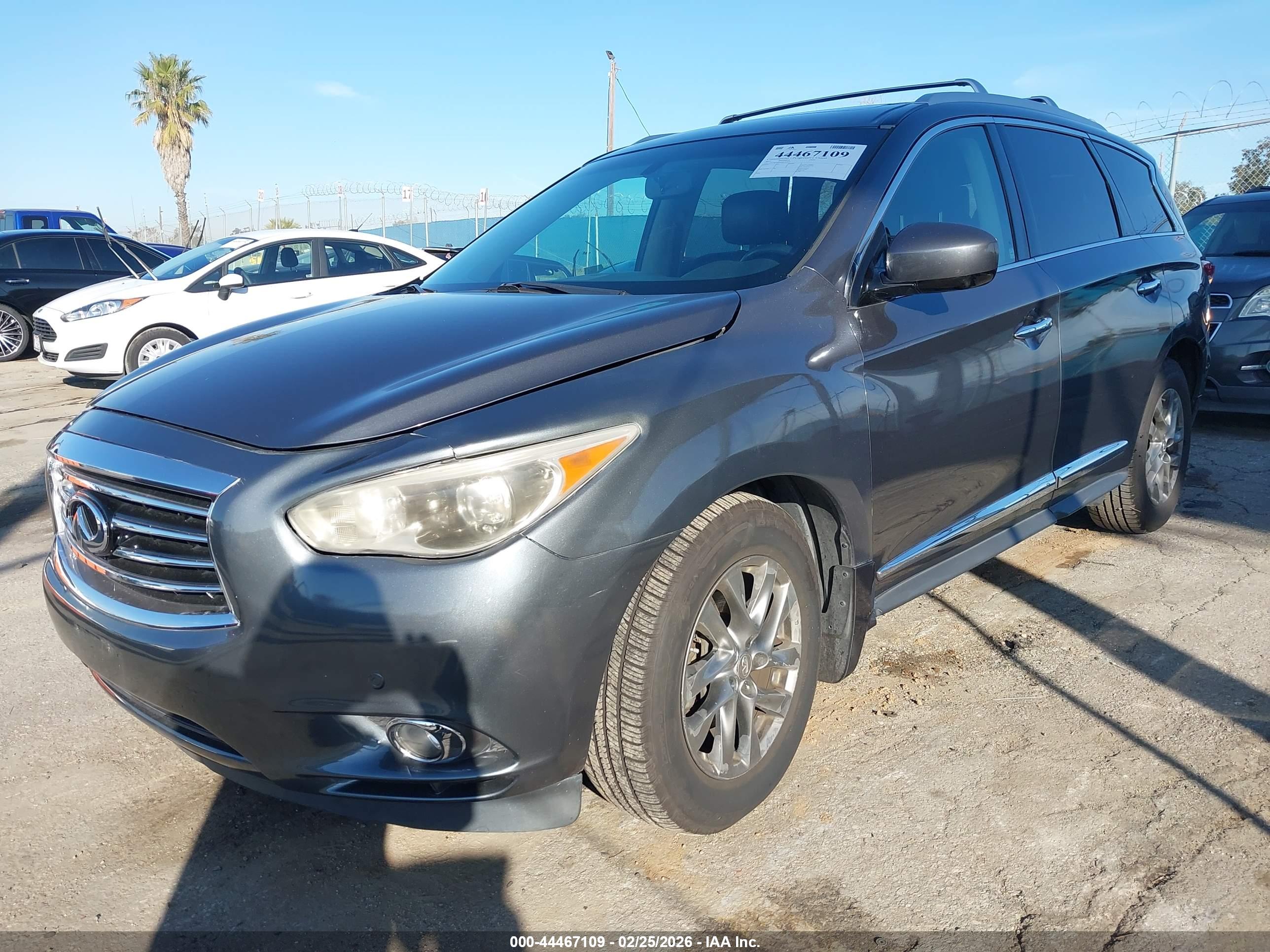 INFINITI JX35 image 2