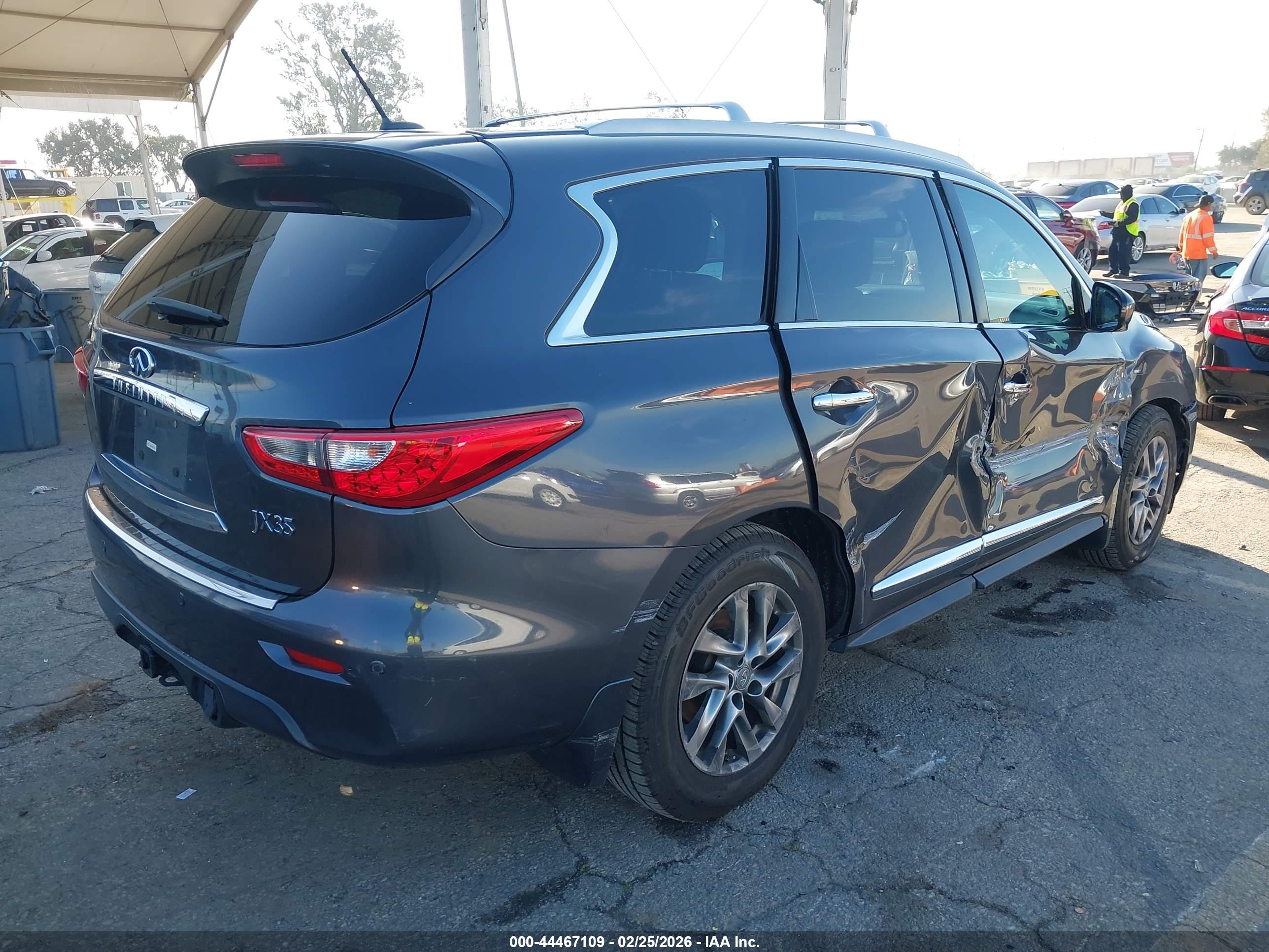 INFINITI JX35 image 4