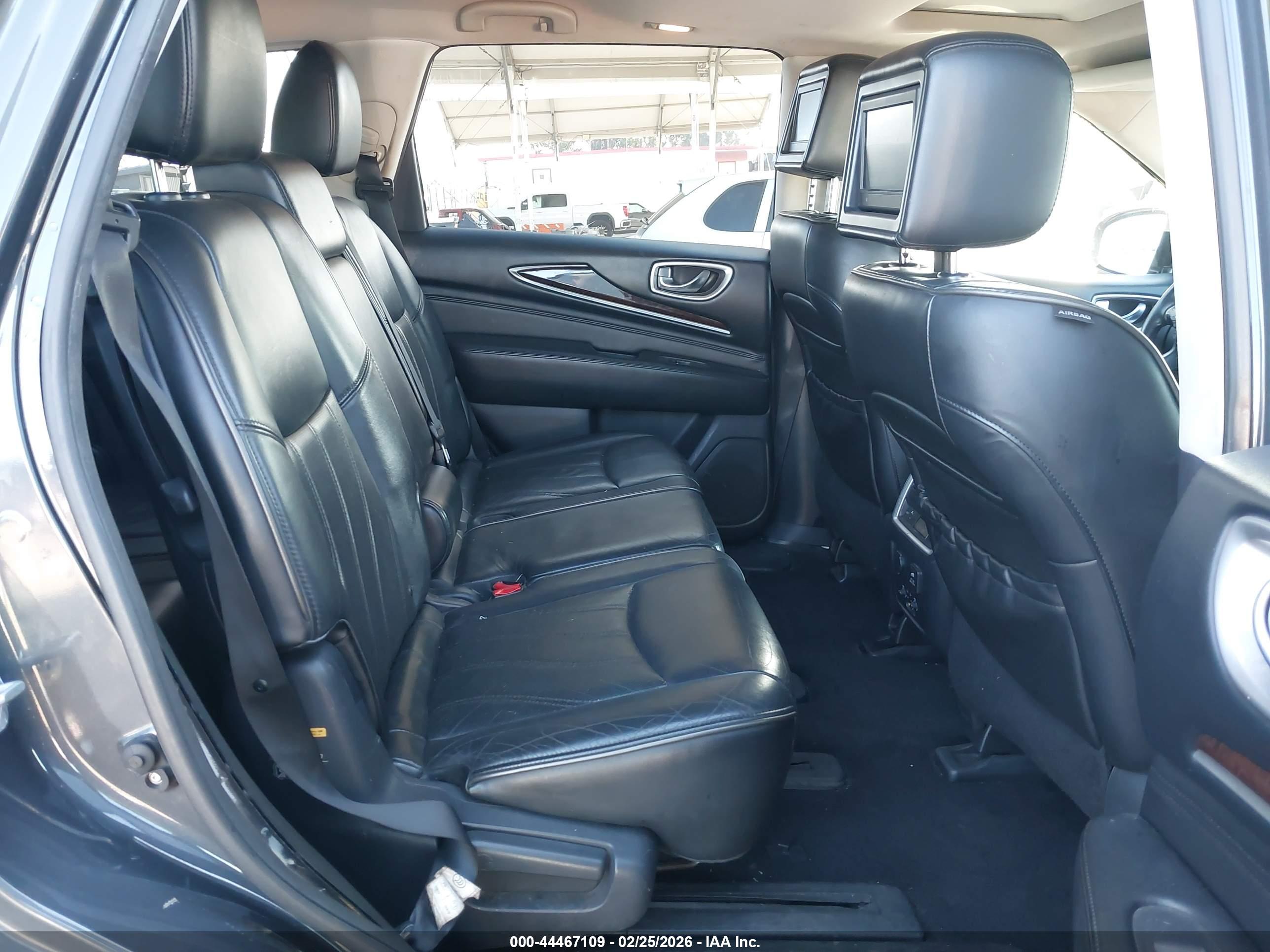 INFINITI JX35 image 8
