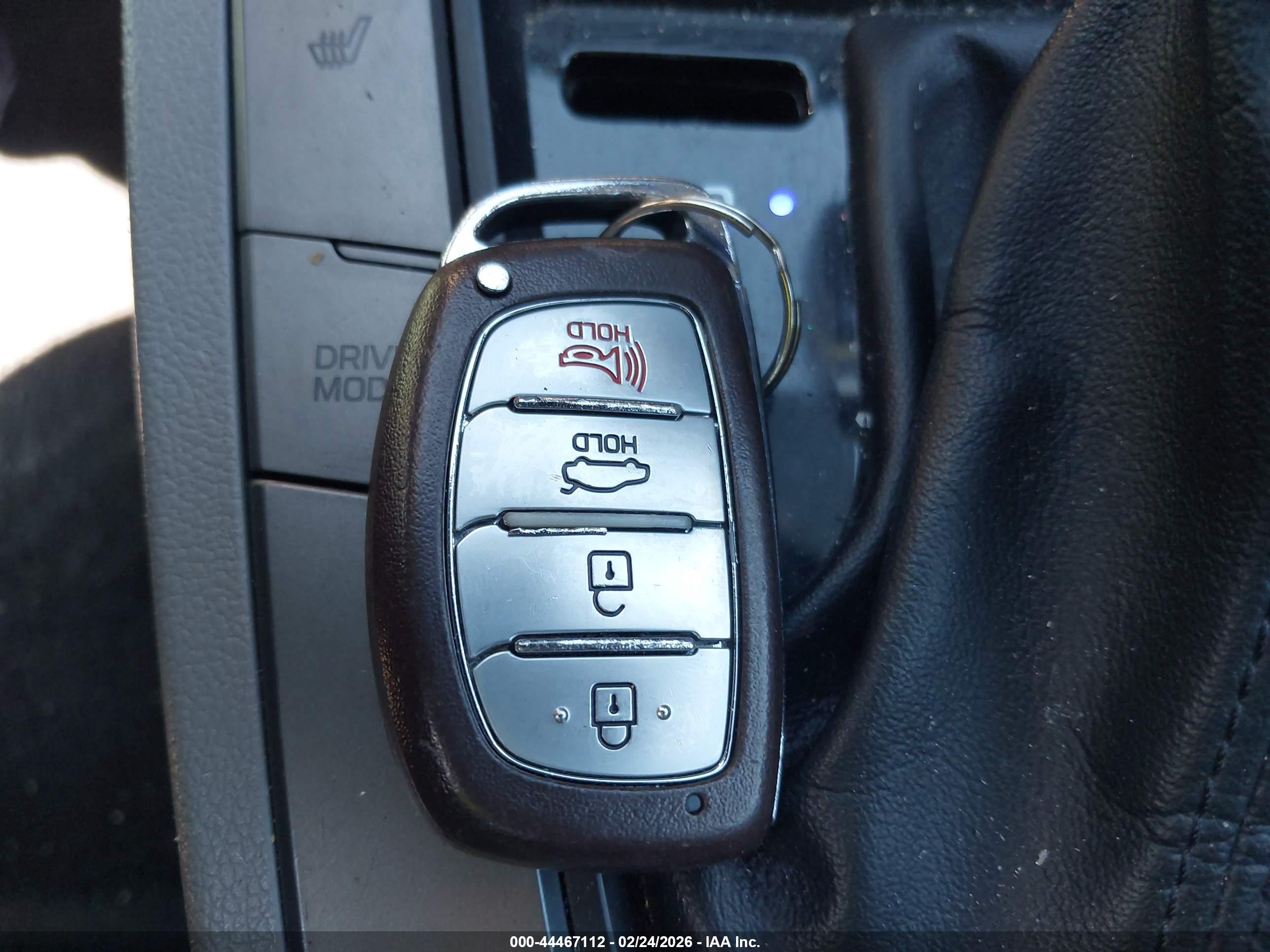 HYUNDAI ELANTRA image 11