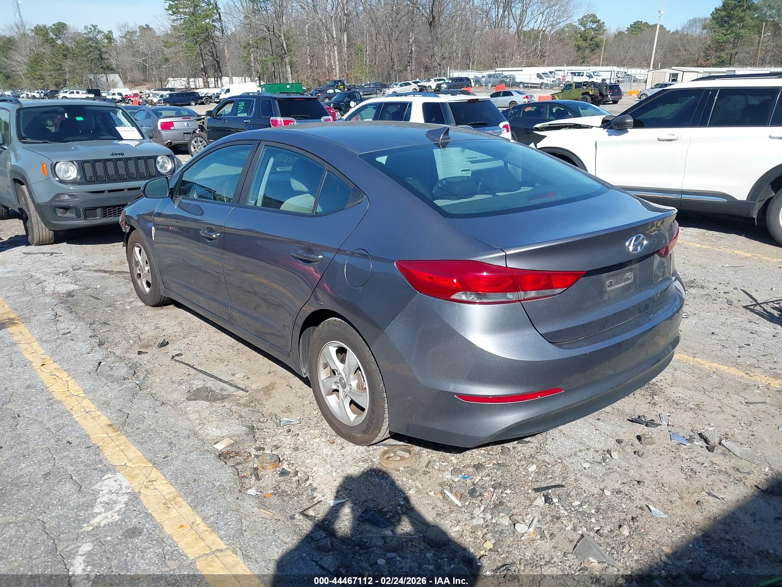 HYUNDAI ELANTRA image 3