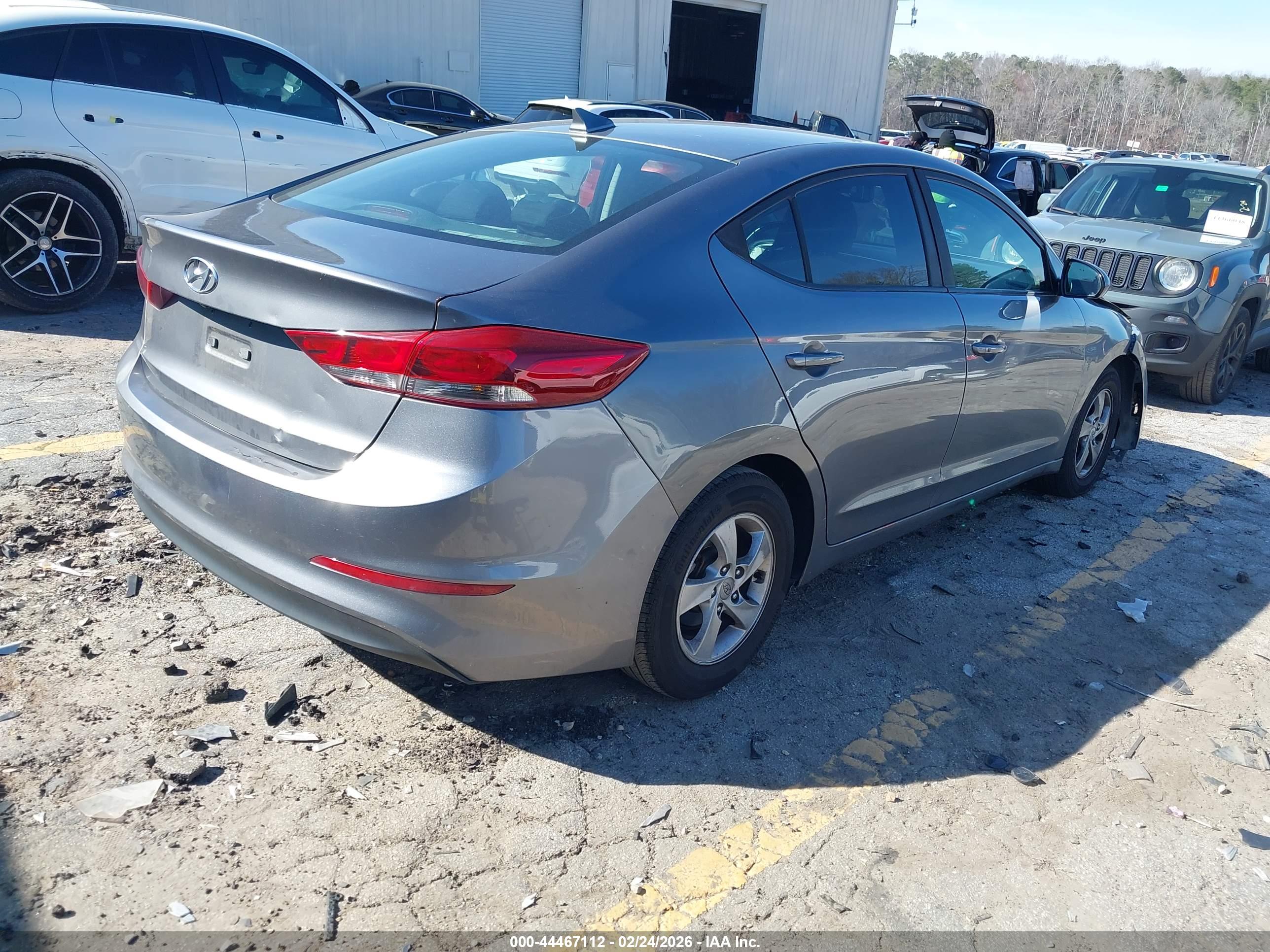 HYUNDAI ELANTRA image 4