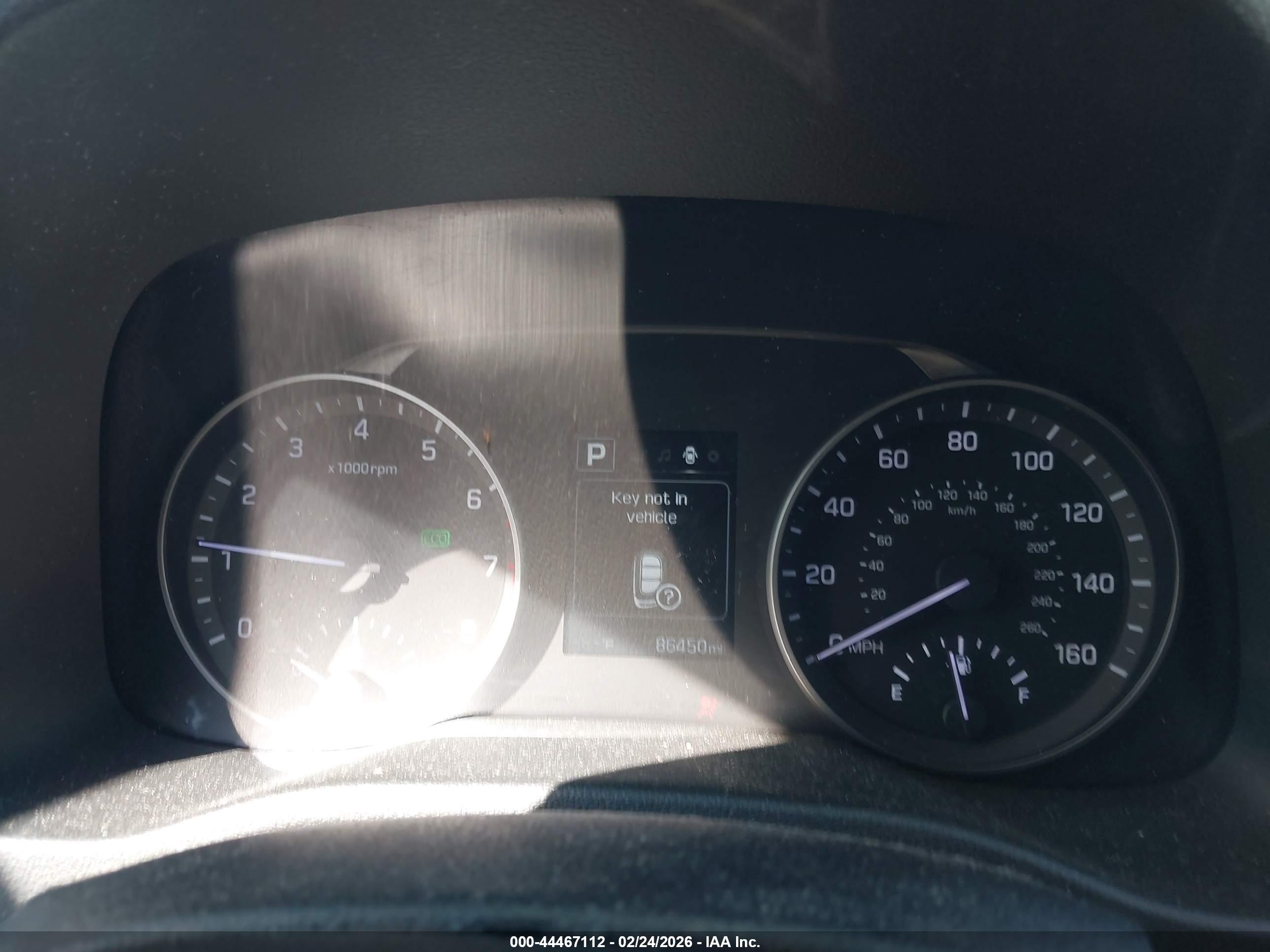 HYUNDAI ELANTRA image 7