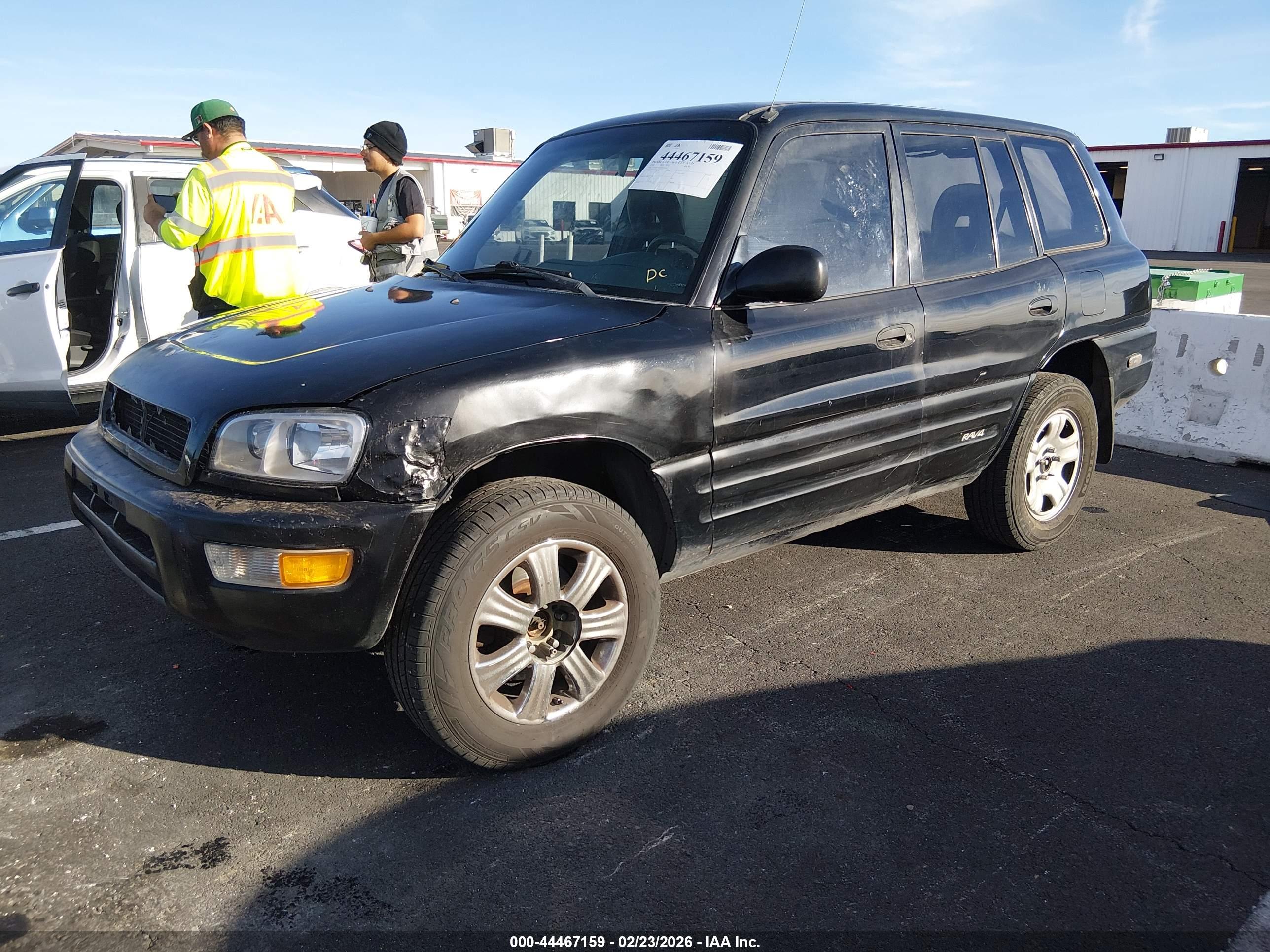 TOYOTA RAV4 image 2