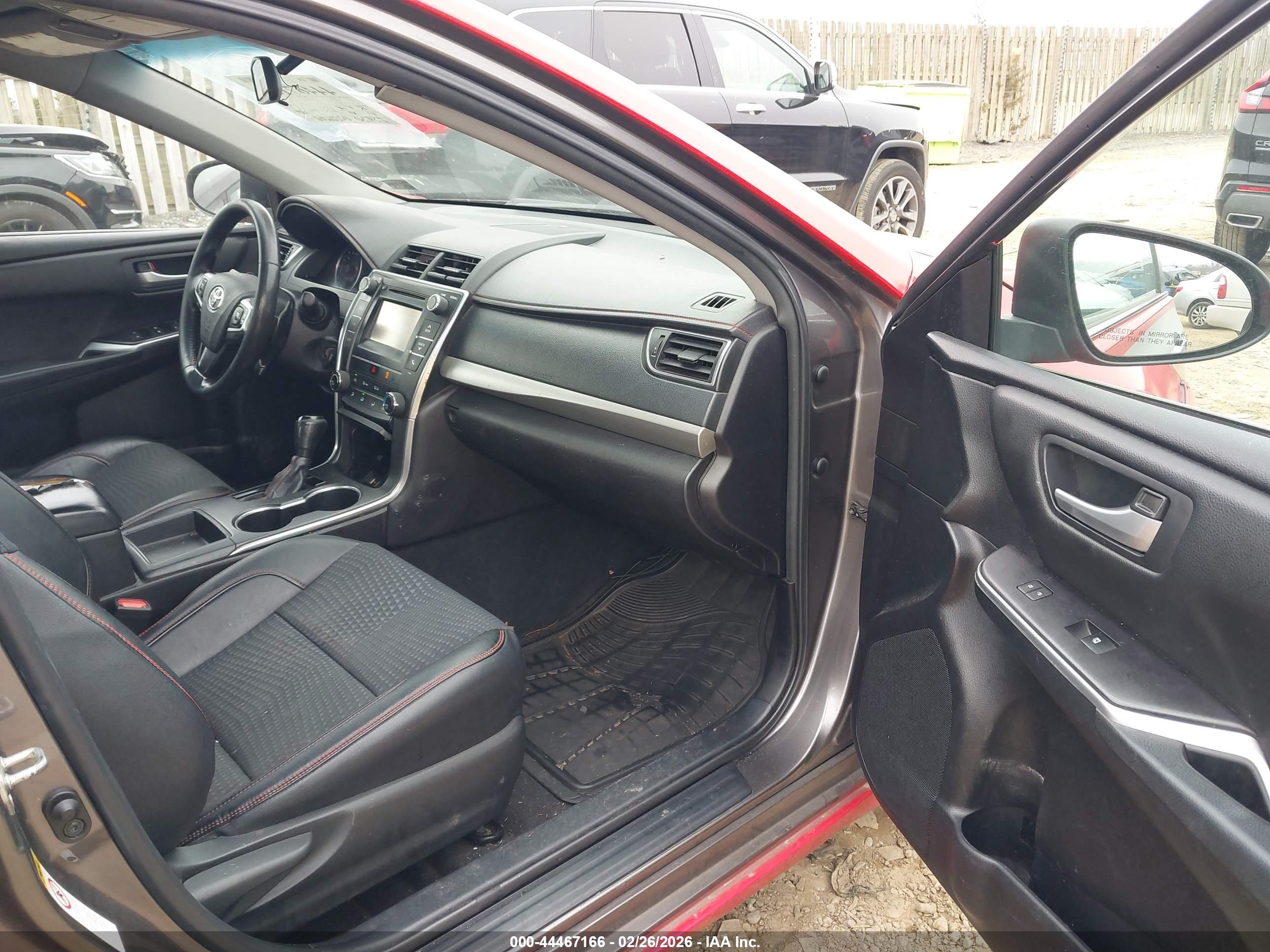 TOYOTA CAMRY image 5