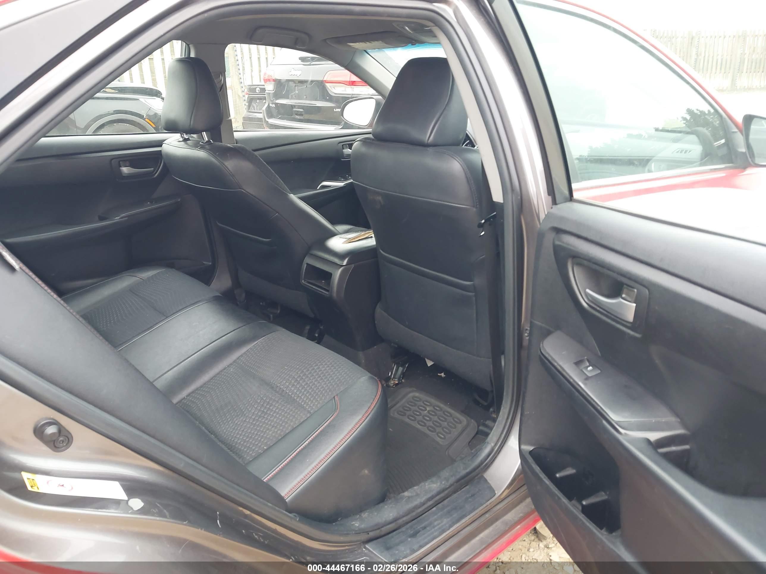 TOYOTA CAMRY image 8