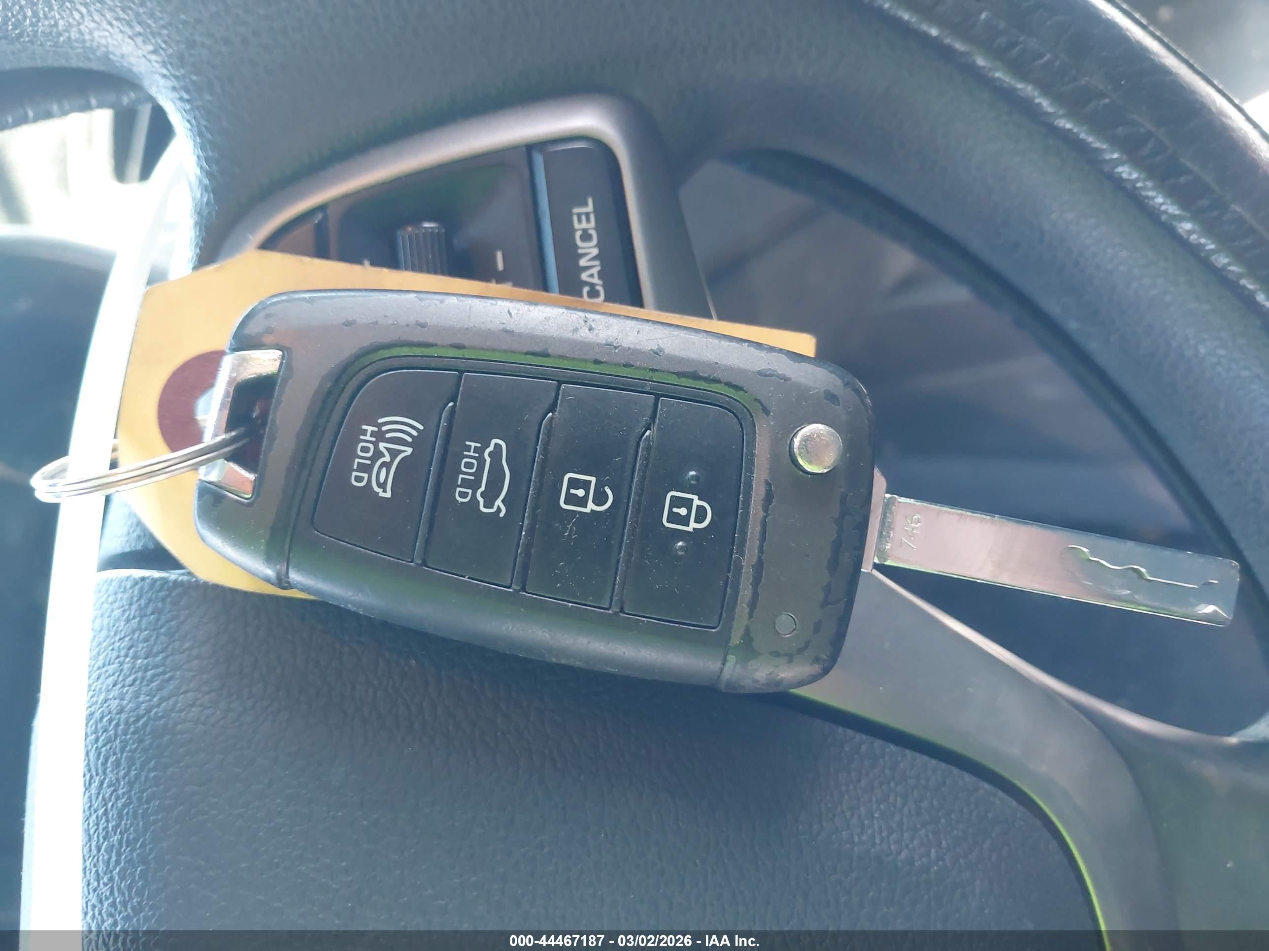 HYUNDAI ACCENT image 11