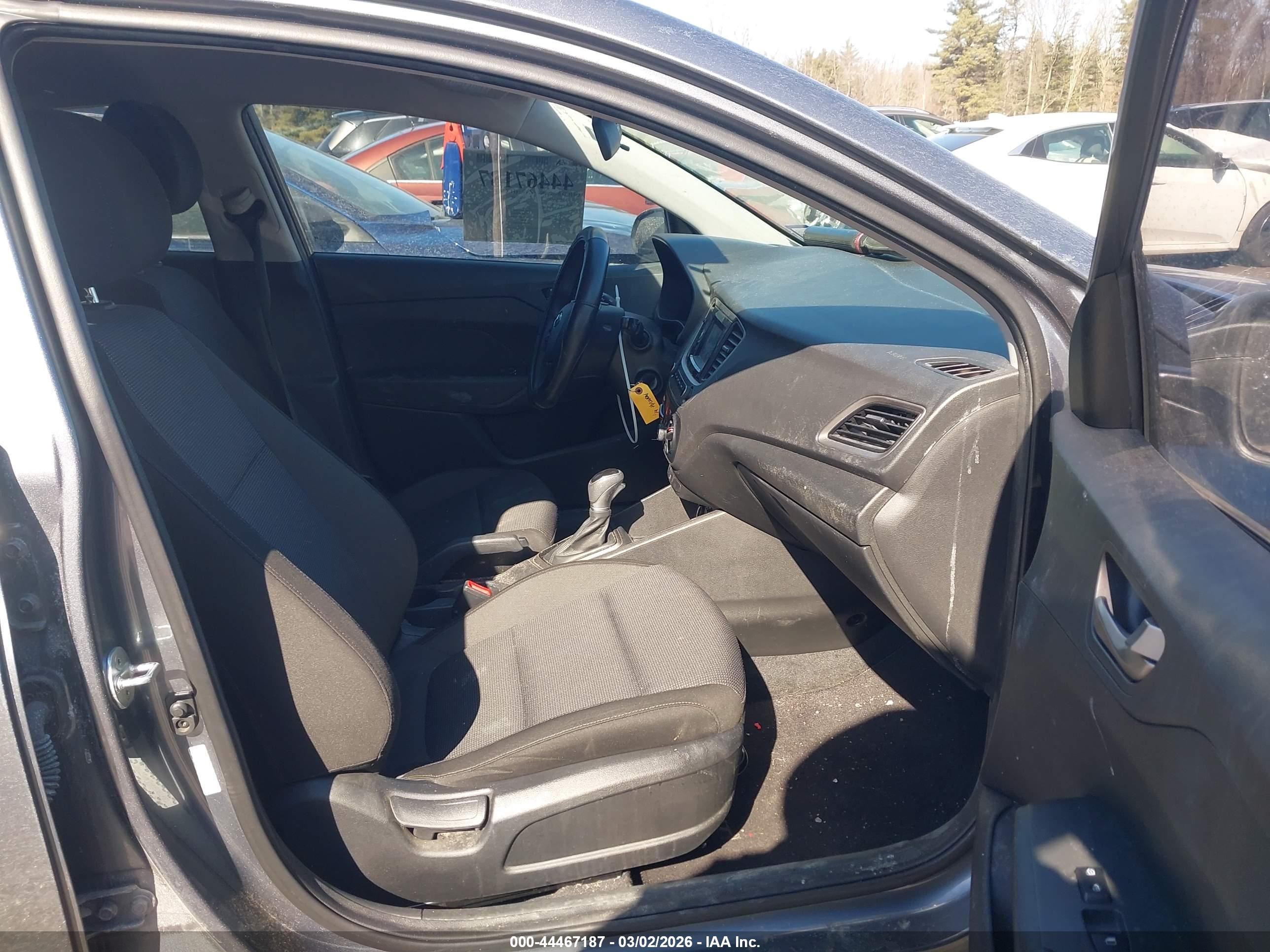 HYUNDAI ACCENT image 5
