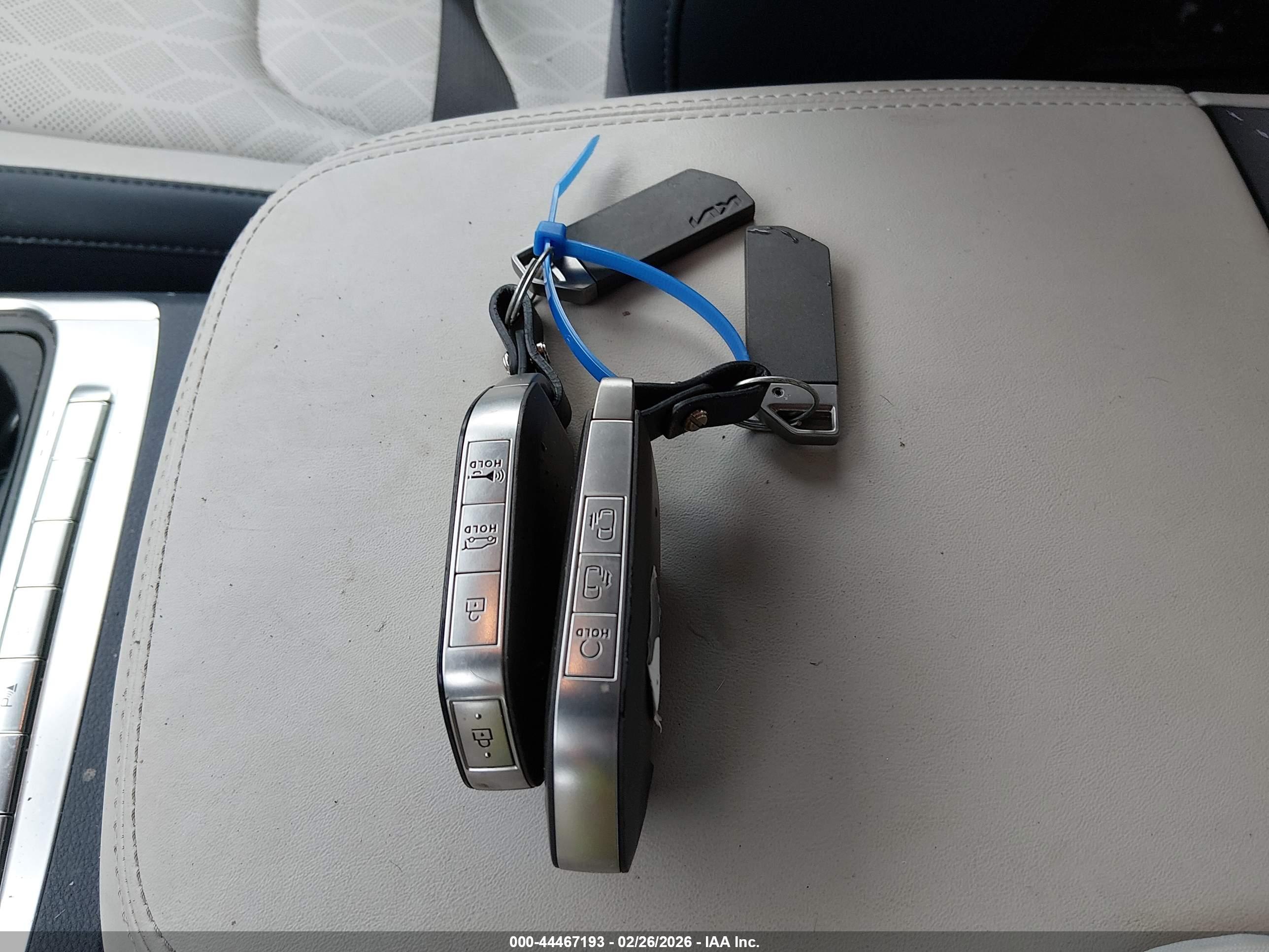 KIA CARNIVAL image 11