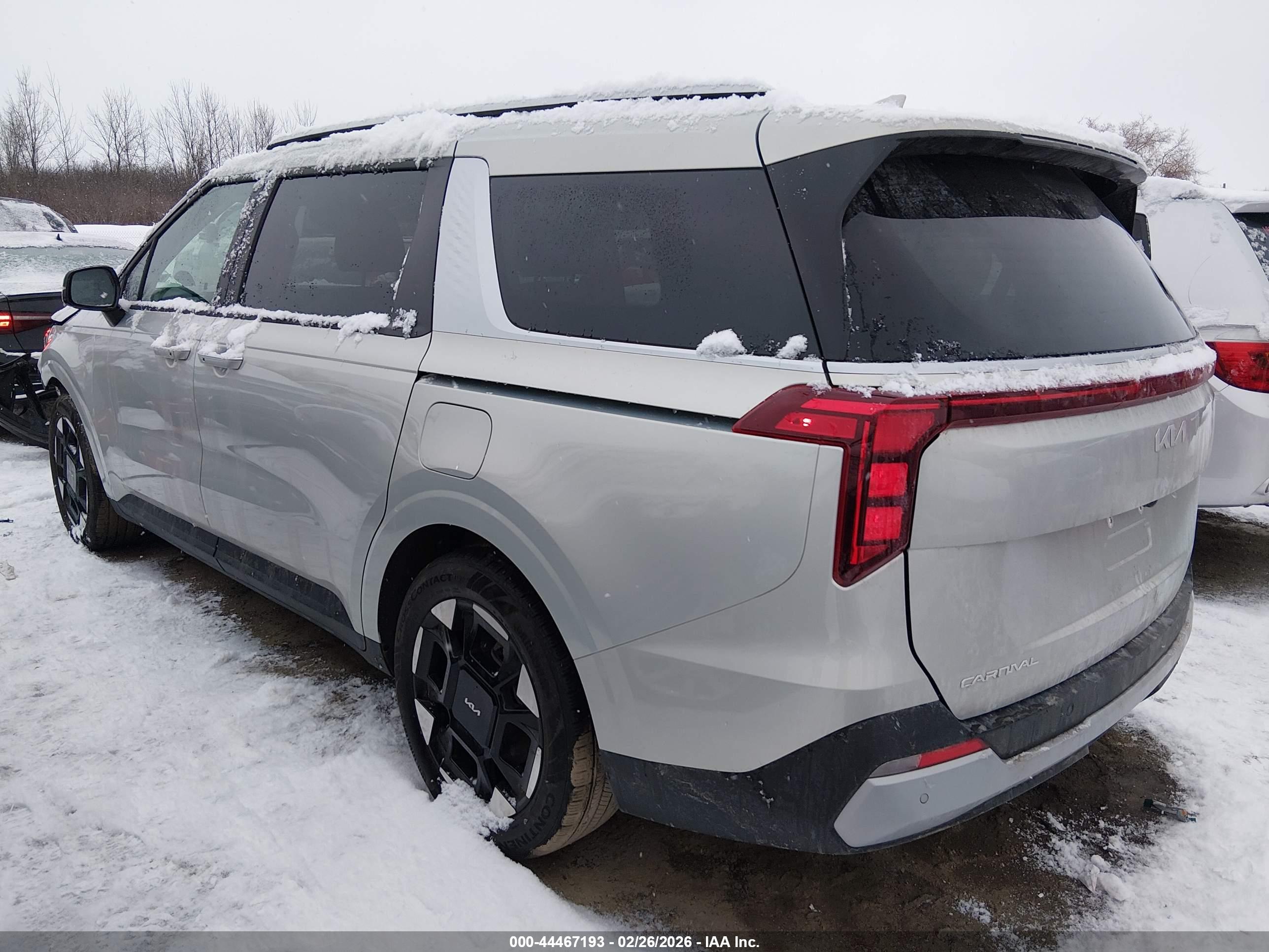 KIA CARNIVAL image 3