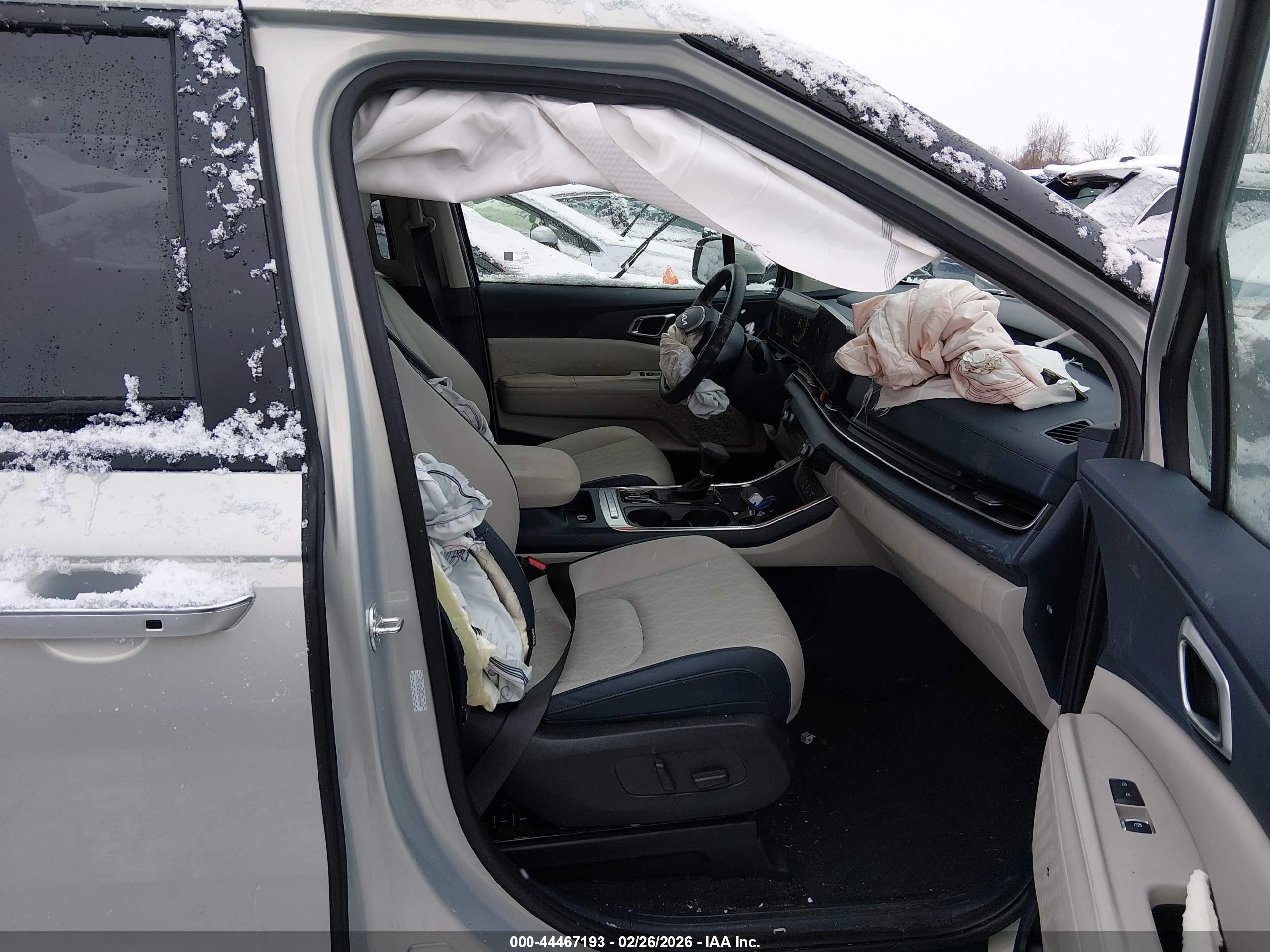 KIA CARNIVAL image 5