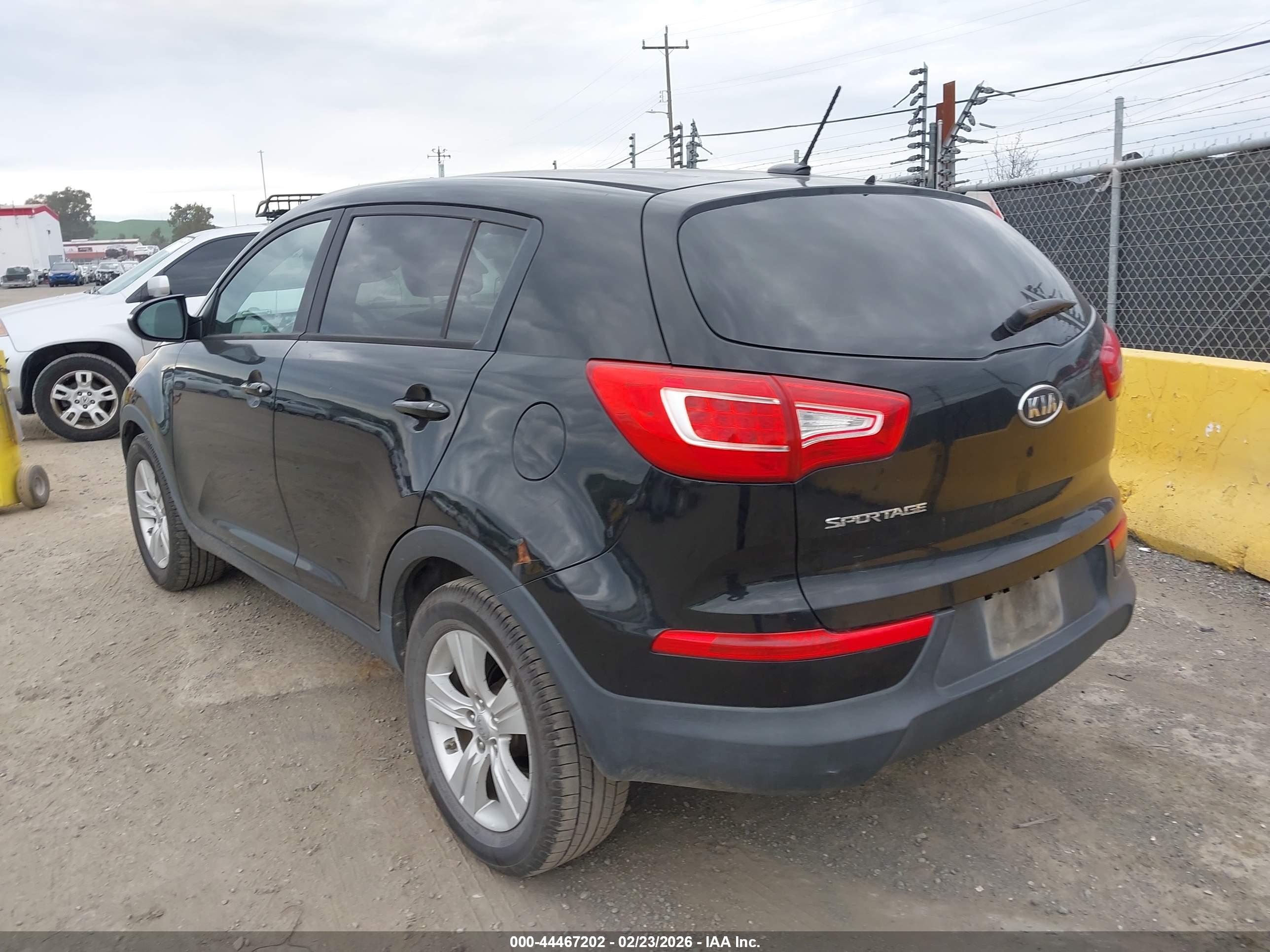 KIA SPORTAGE image 3