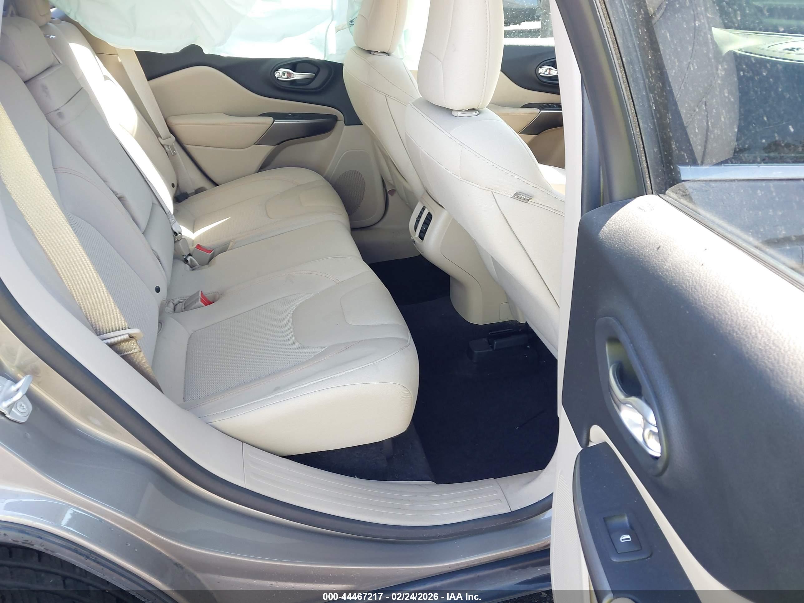 JEEP CHEROKEE image 8