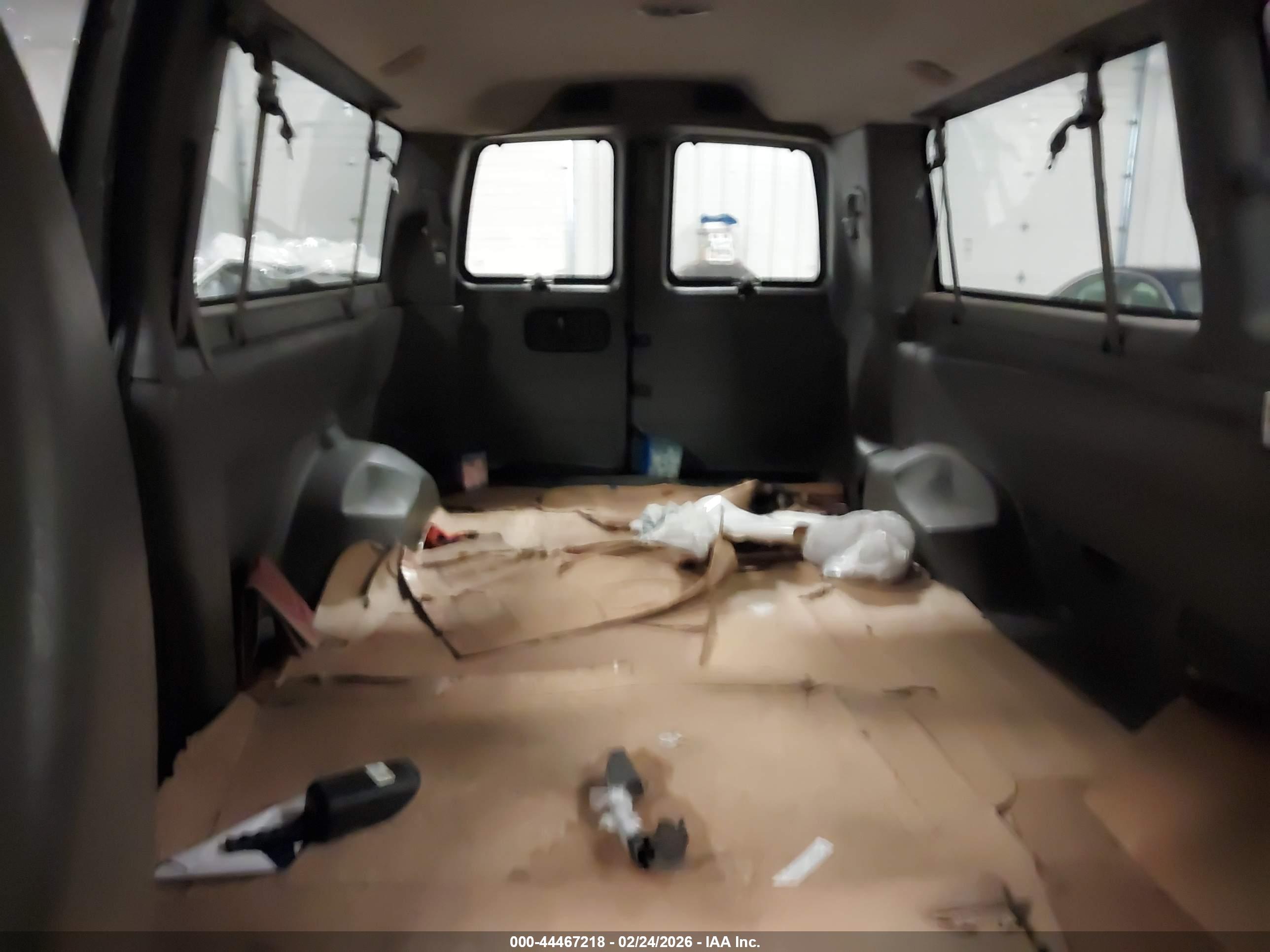 CHEVROLET EXPRESS image 8