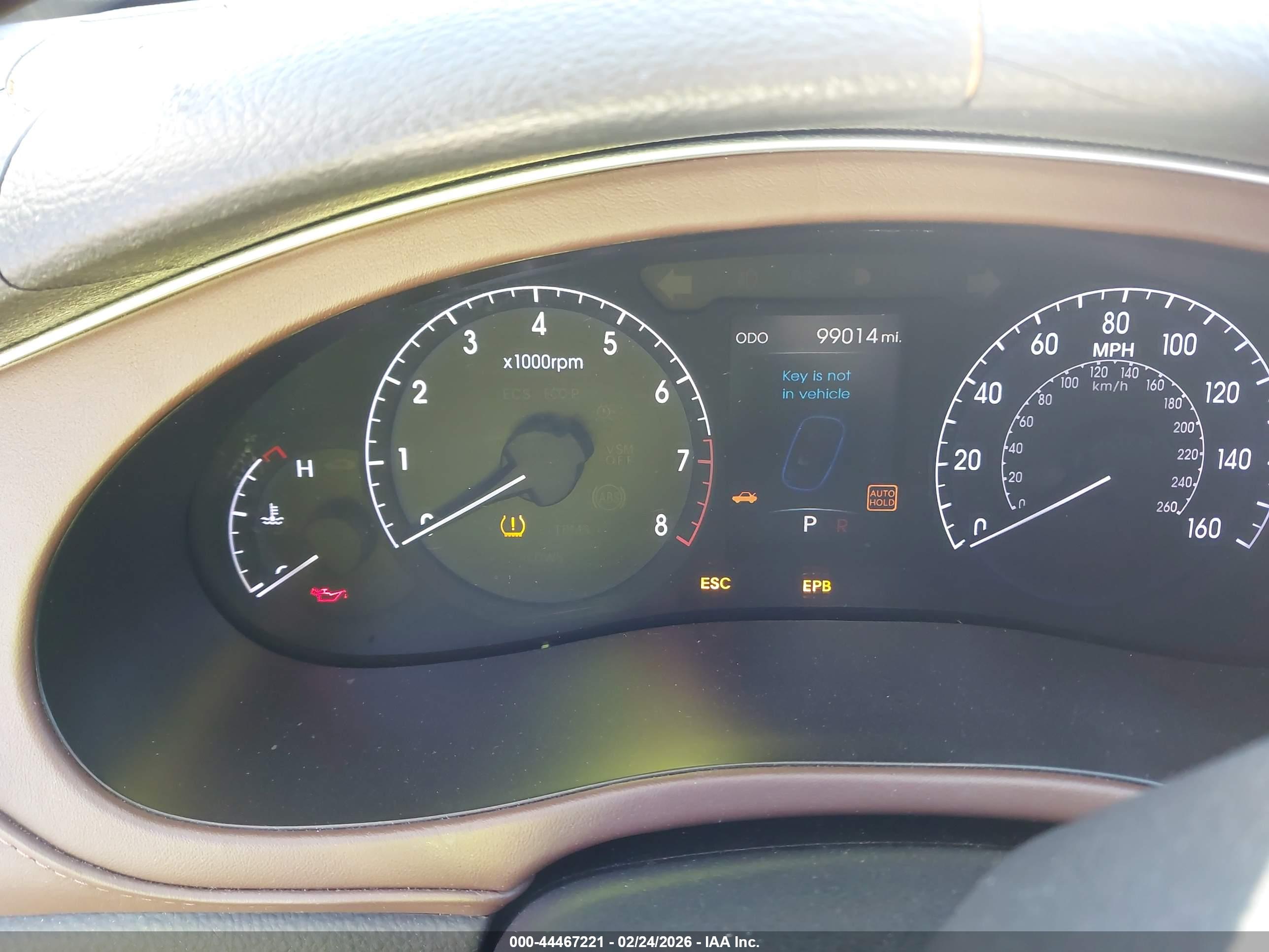 HYUNDAI GENESIS image 7