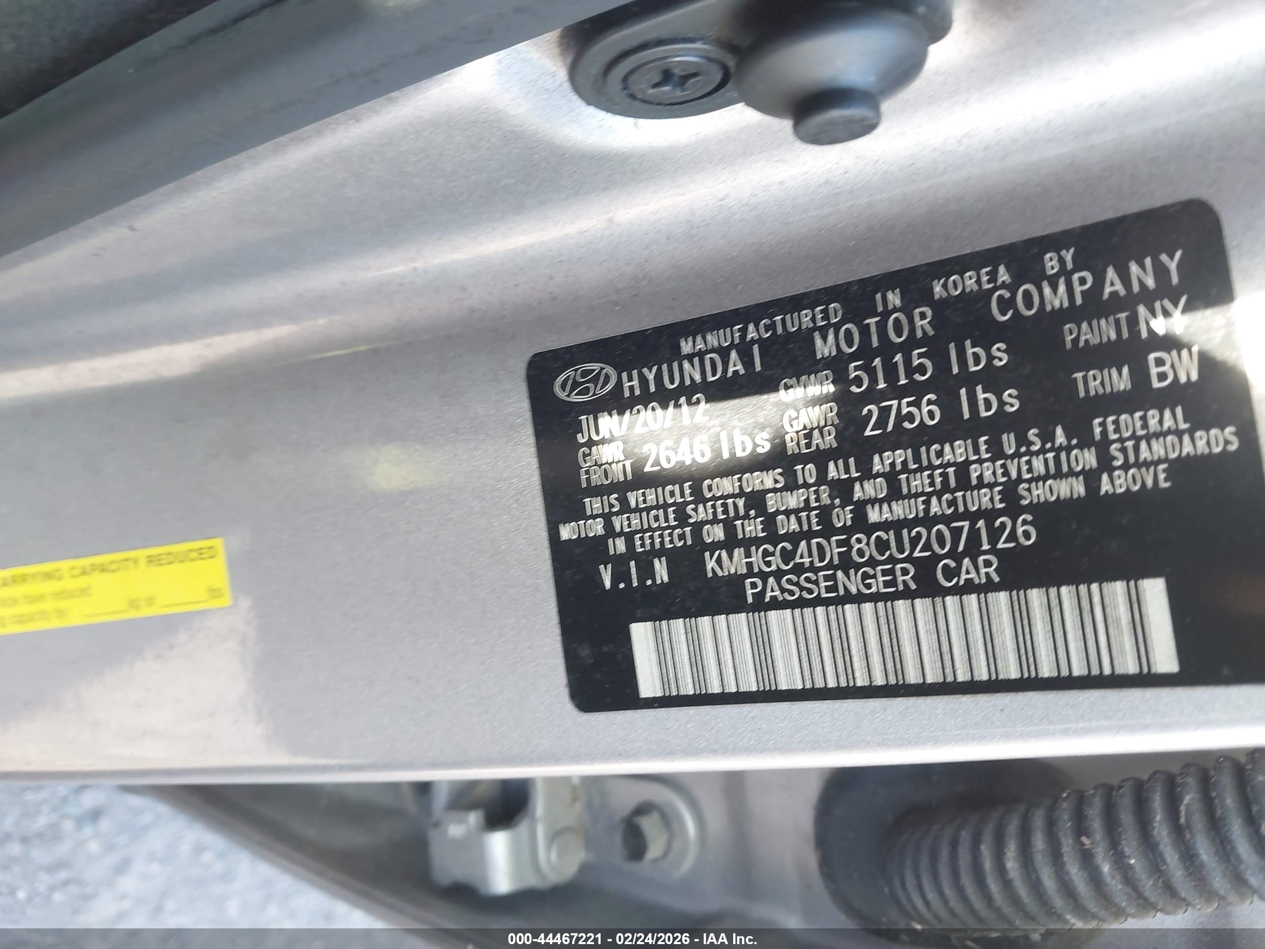 HYUNDAI GENESIS image 9