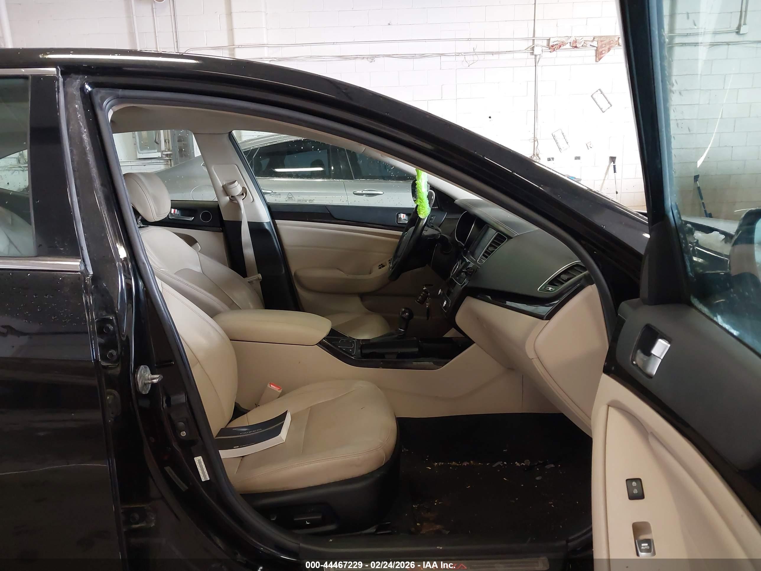 KIA CADENZA image 5