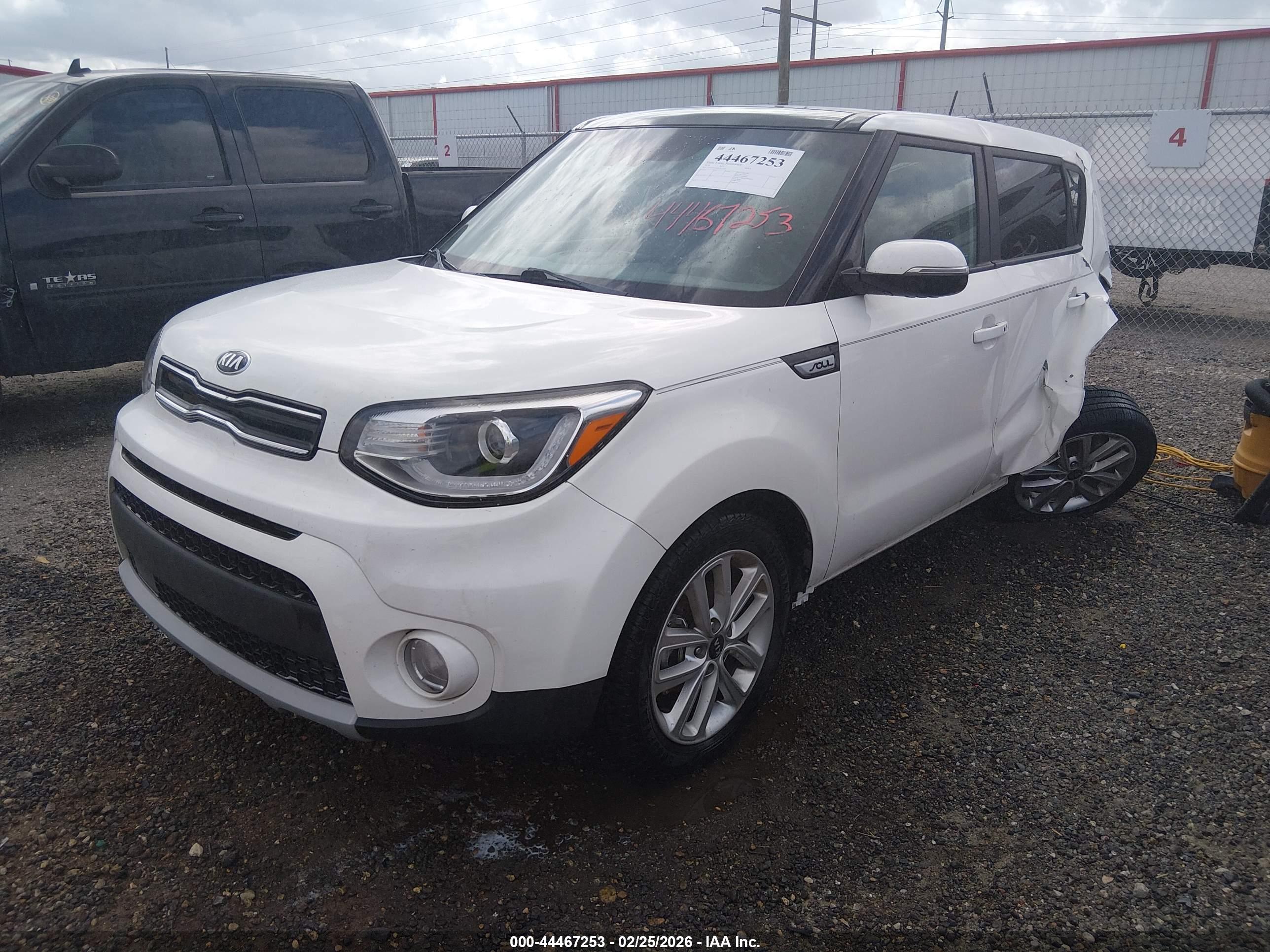 KIA SOUL image 2