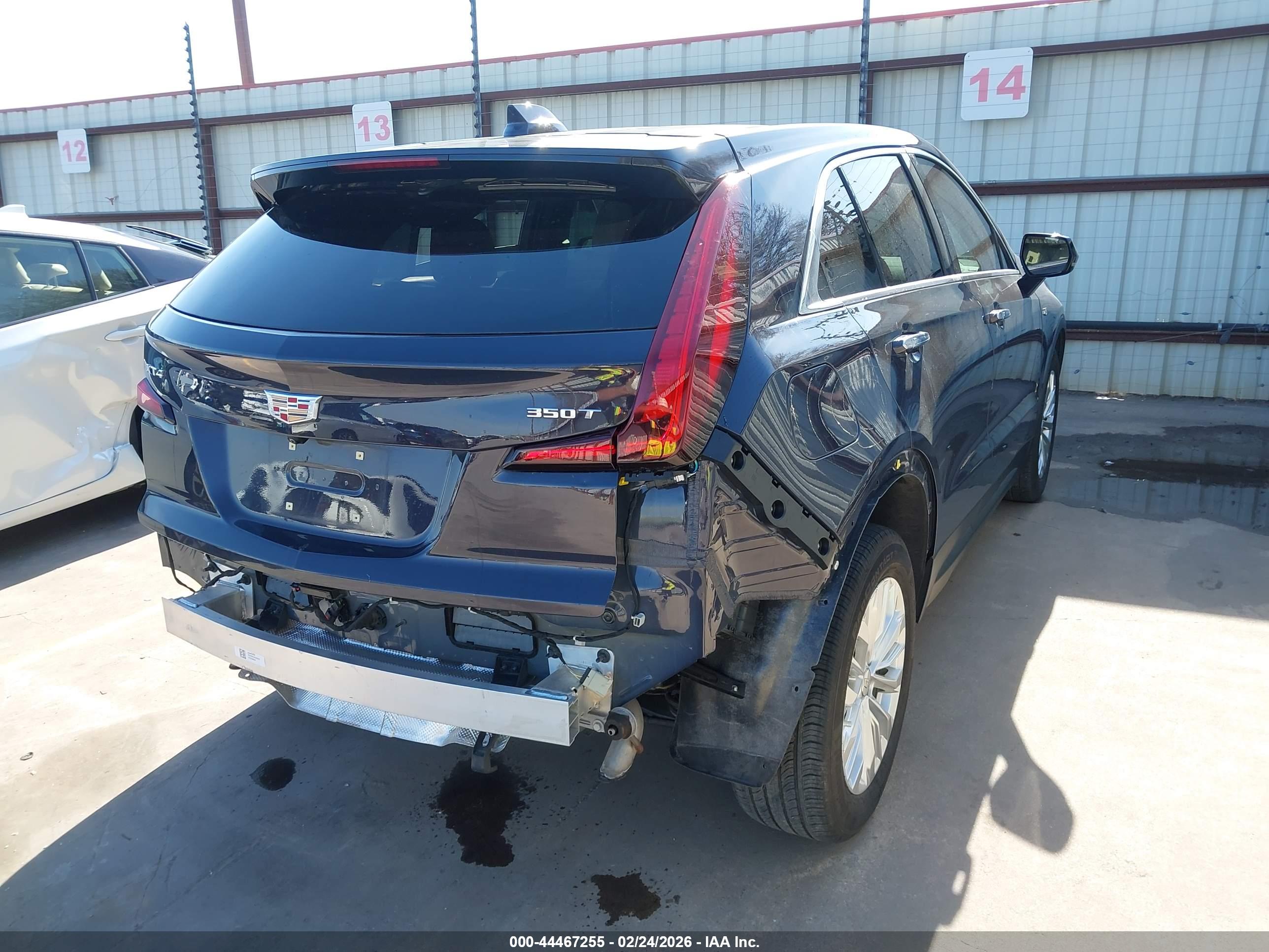CADILLAC XT4 image 4