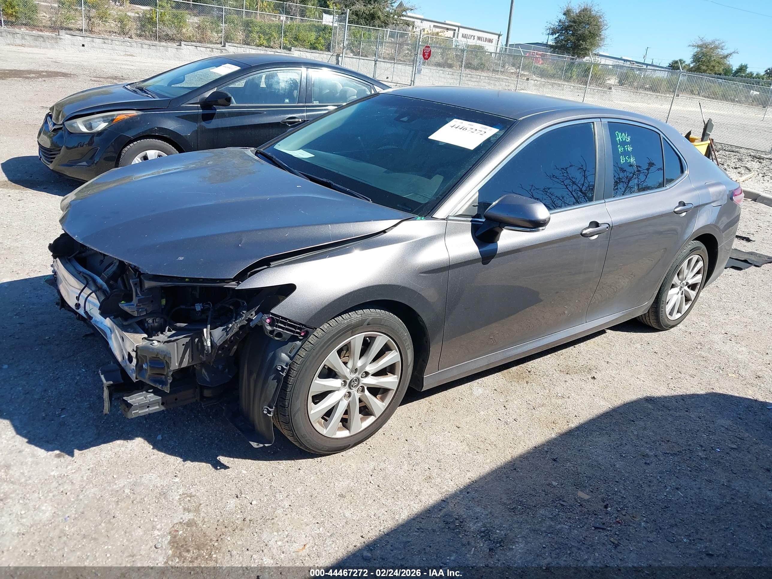TOYOTA CAMRY image 2