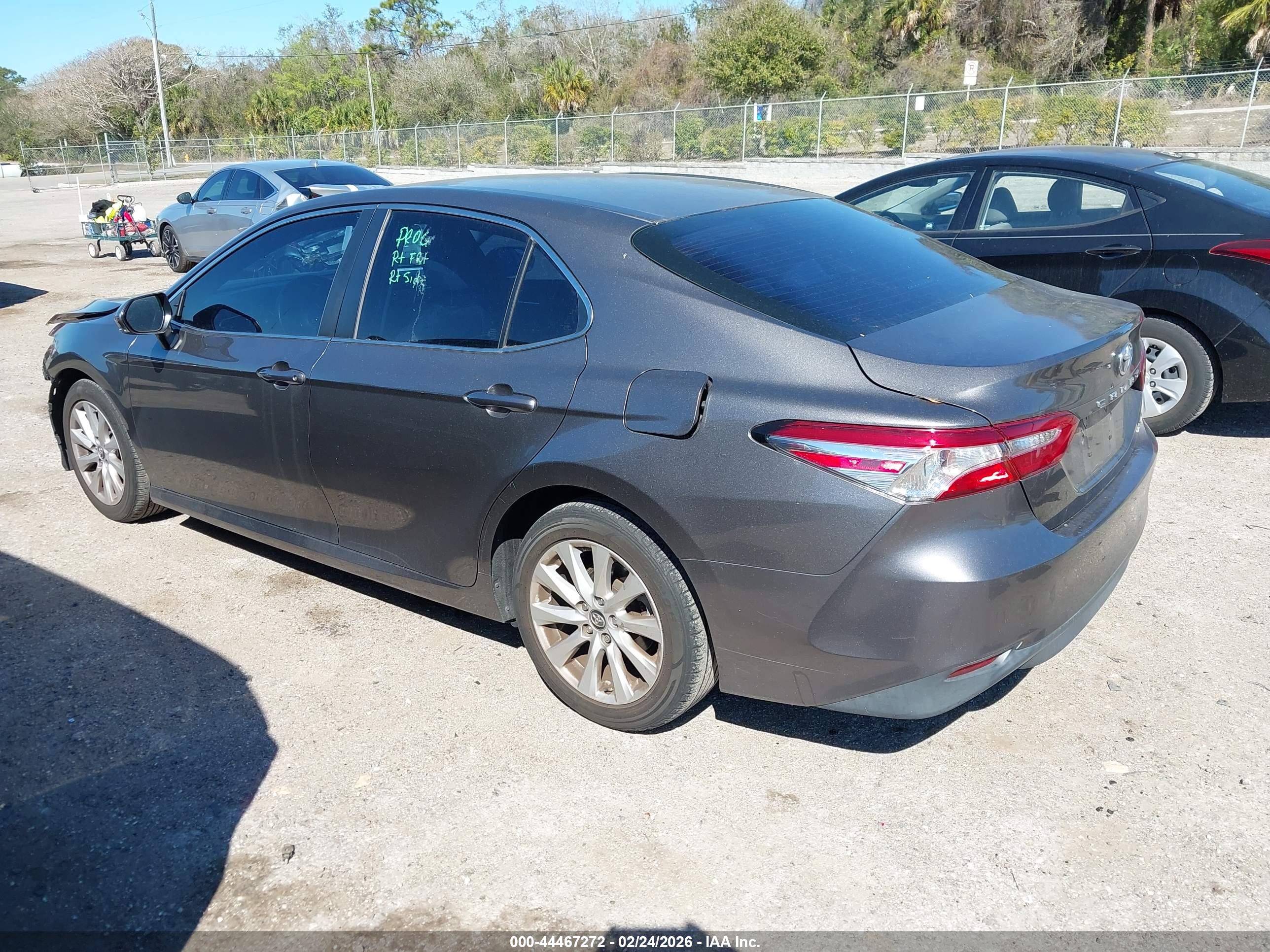 TOYOTA CAMRY image 3