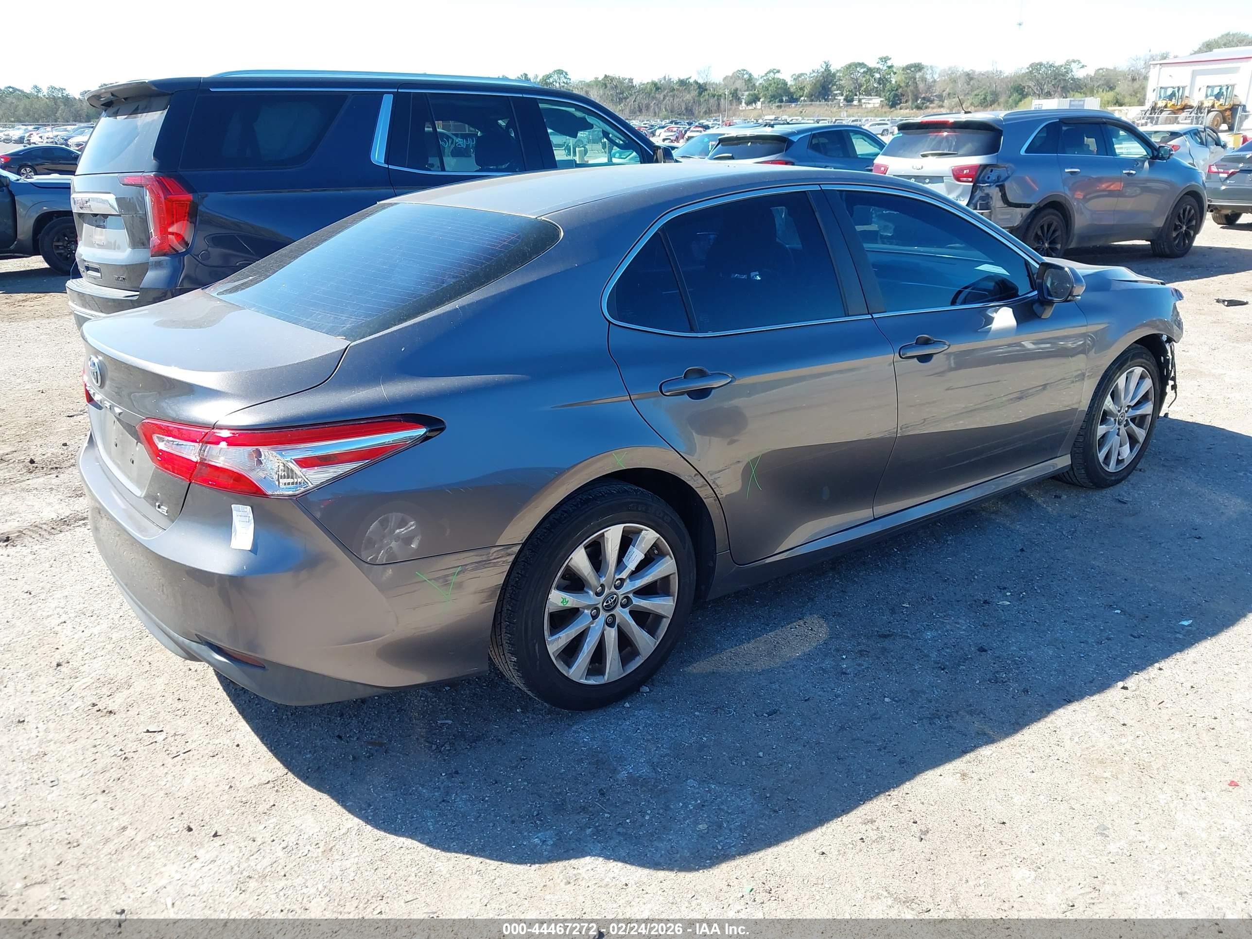 TOYOTA CAMRY image 4