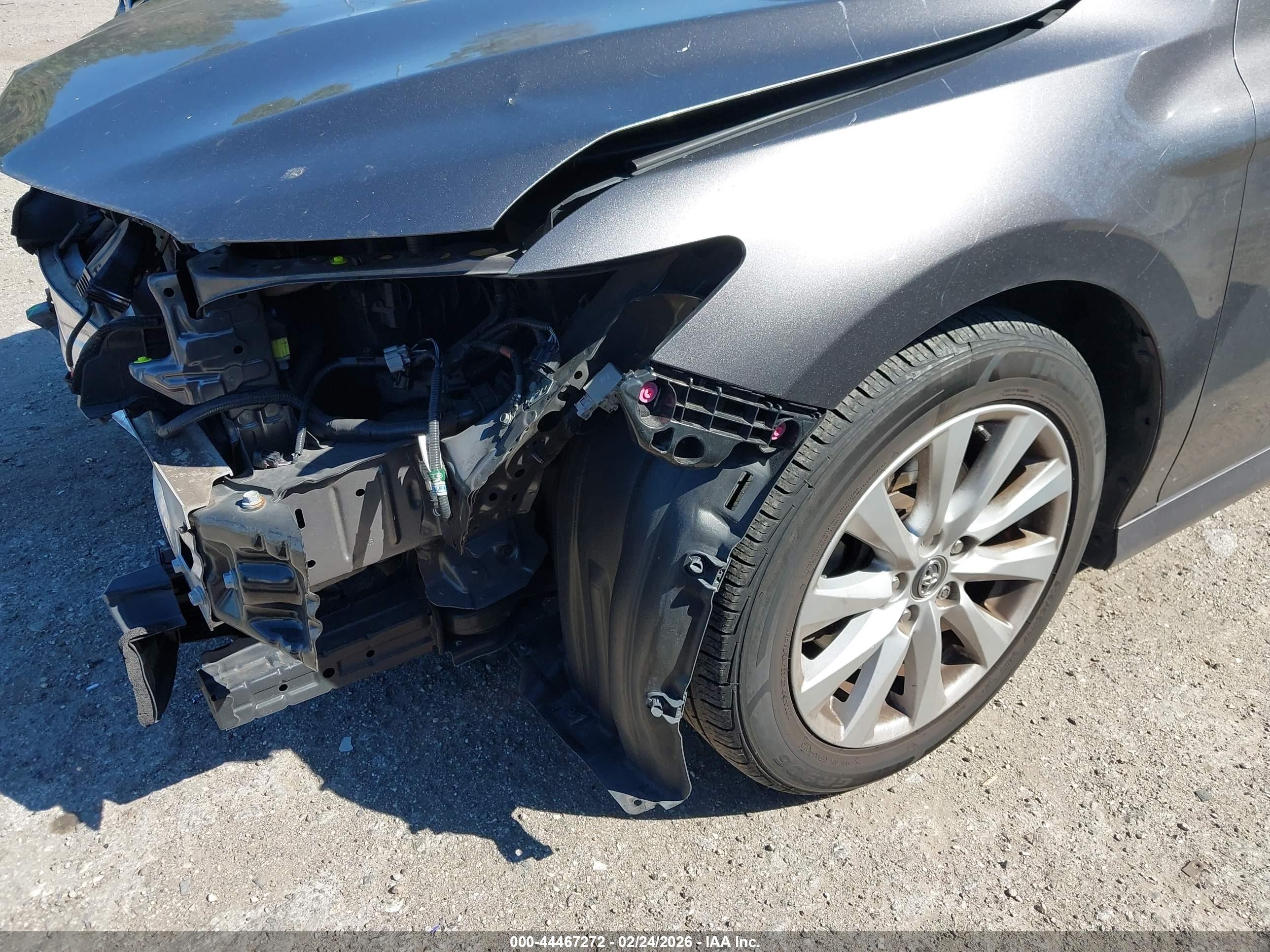 TOYOTA CAMRY image 6