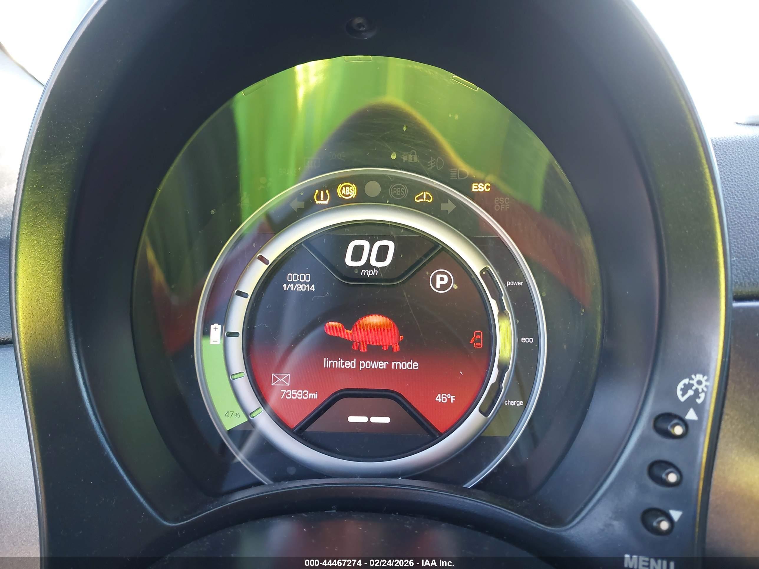 FIAT 500E image 7