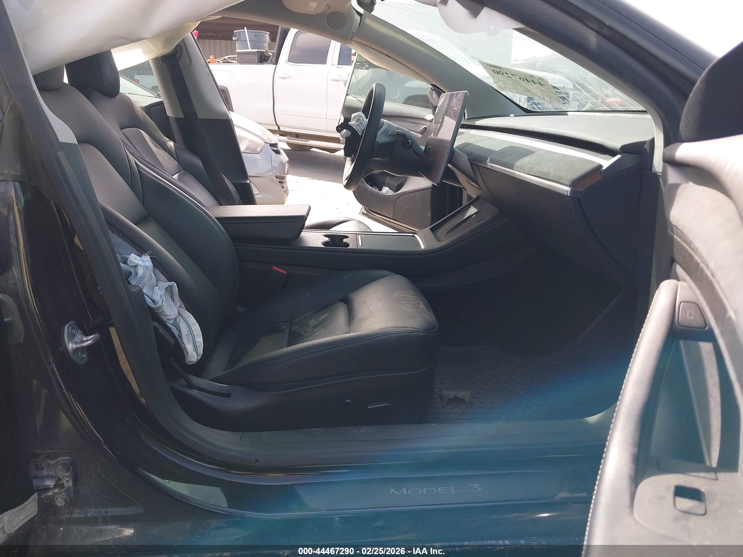 TESLA MODEL image 5