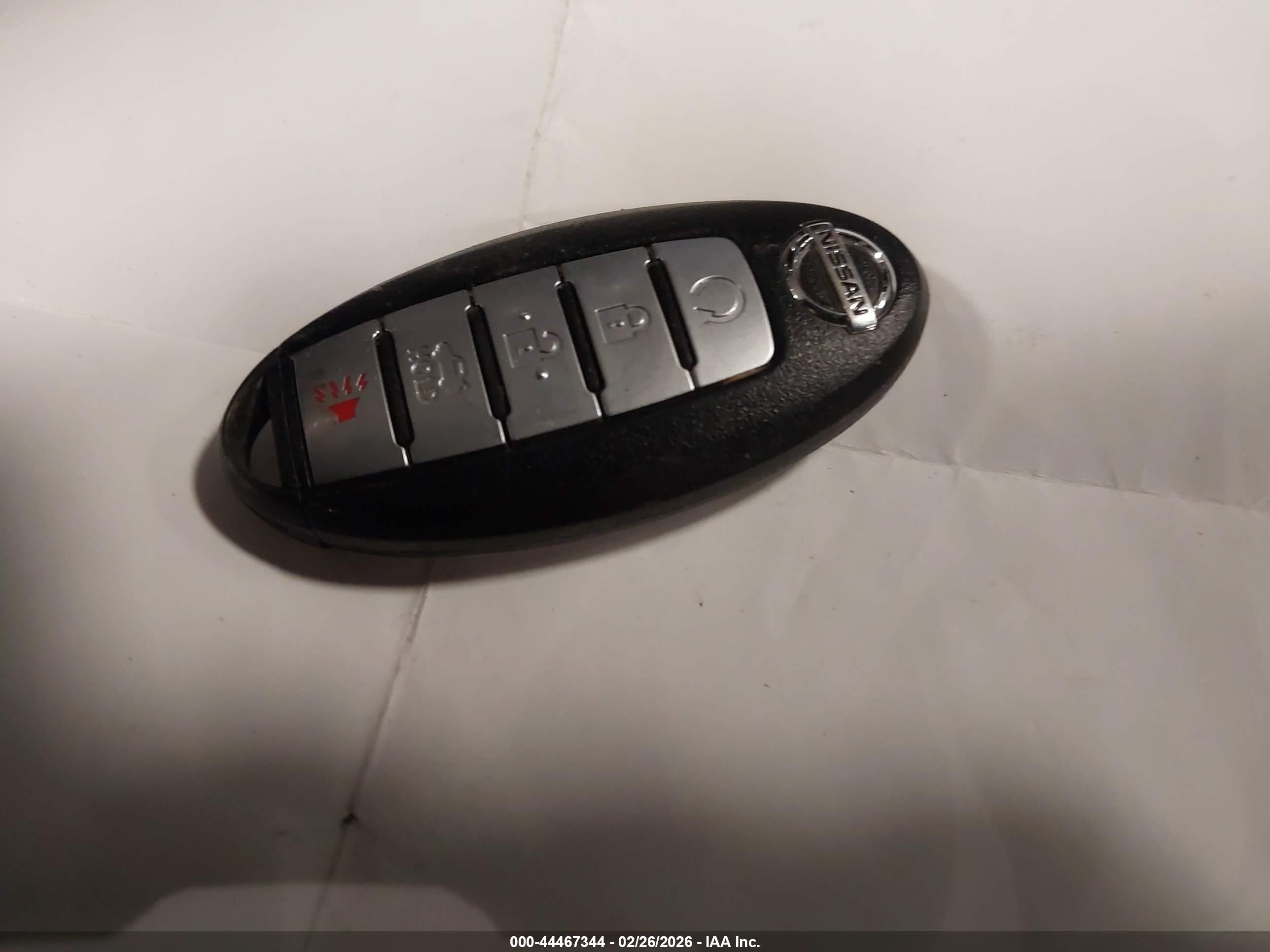NISSAN MAXIMA image 11