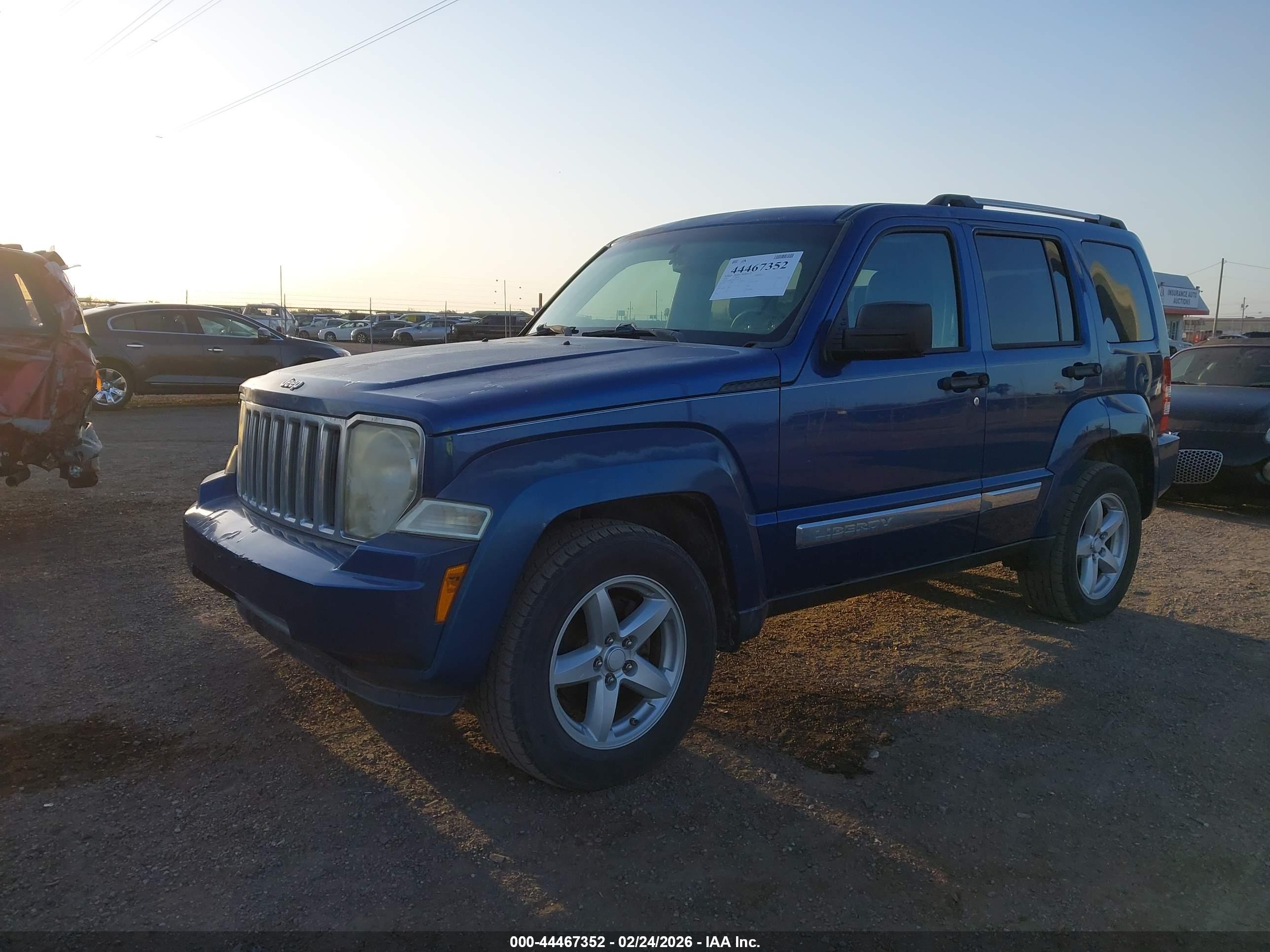 JEEP LIBERTY image 2