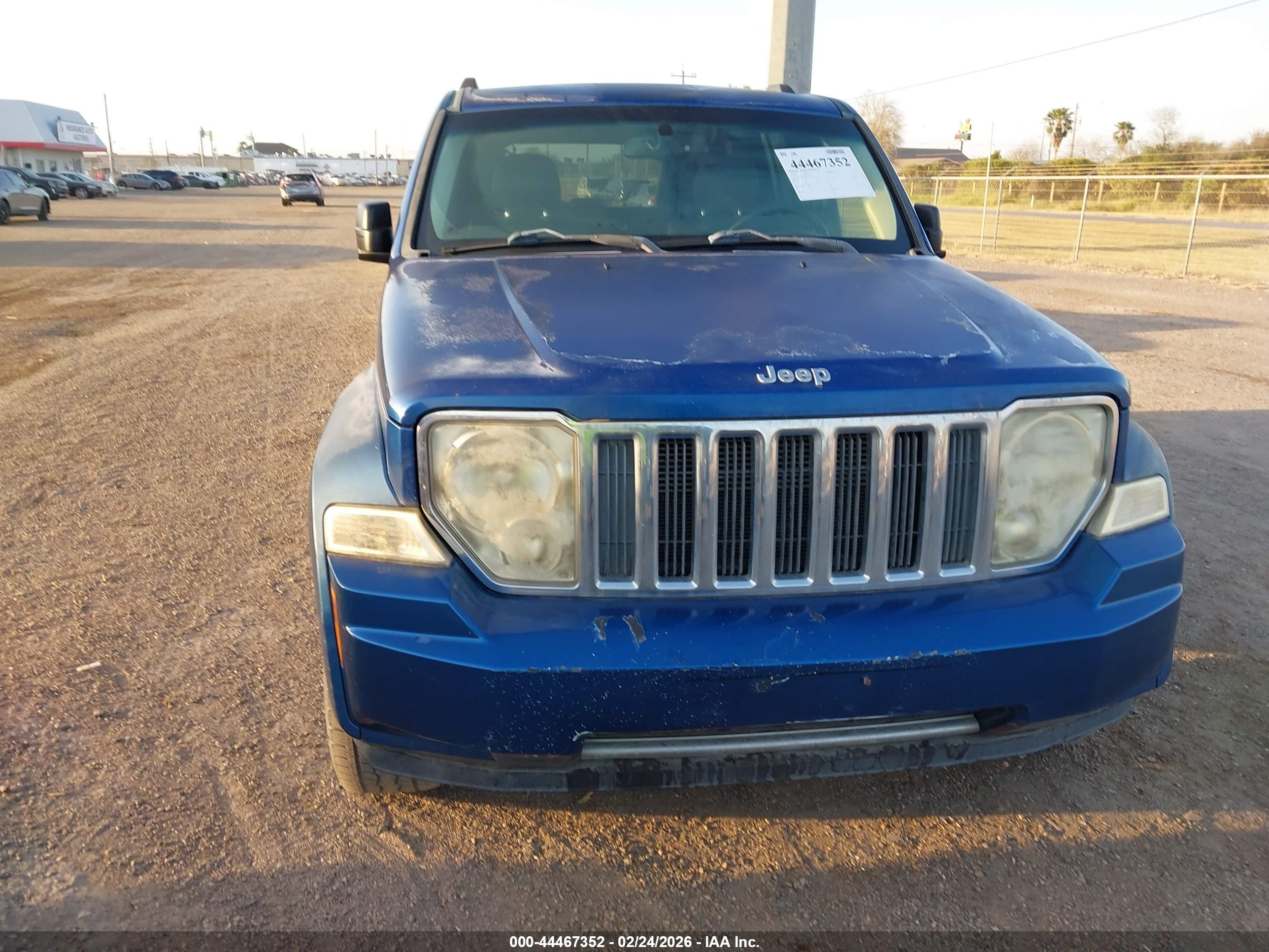 JEEP LIBERTY image 6
