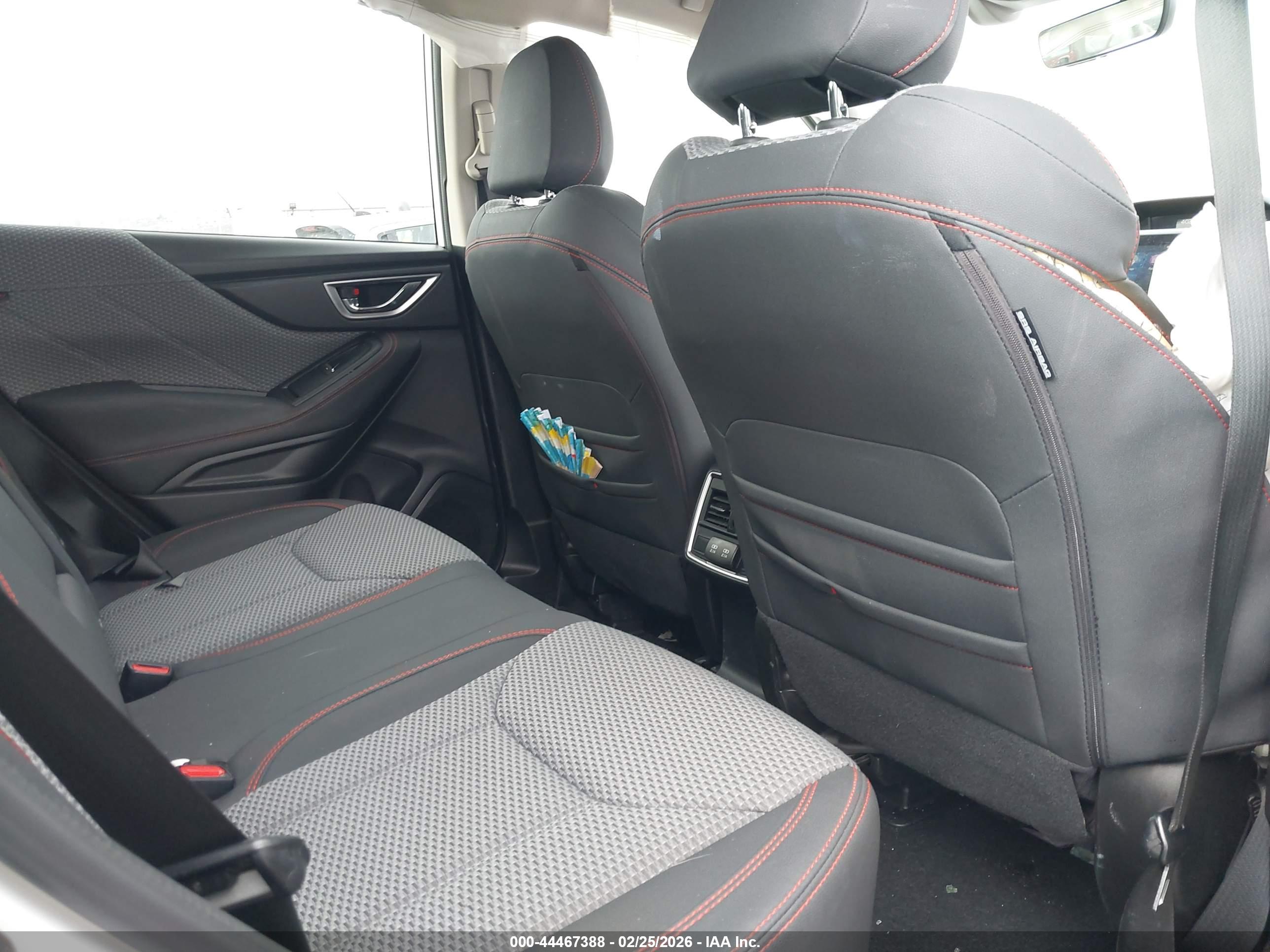 SUBARU FORESTER image 8