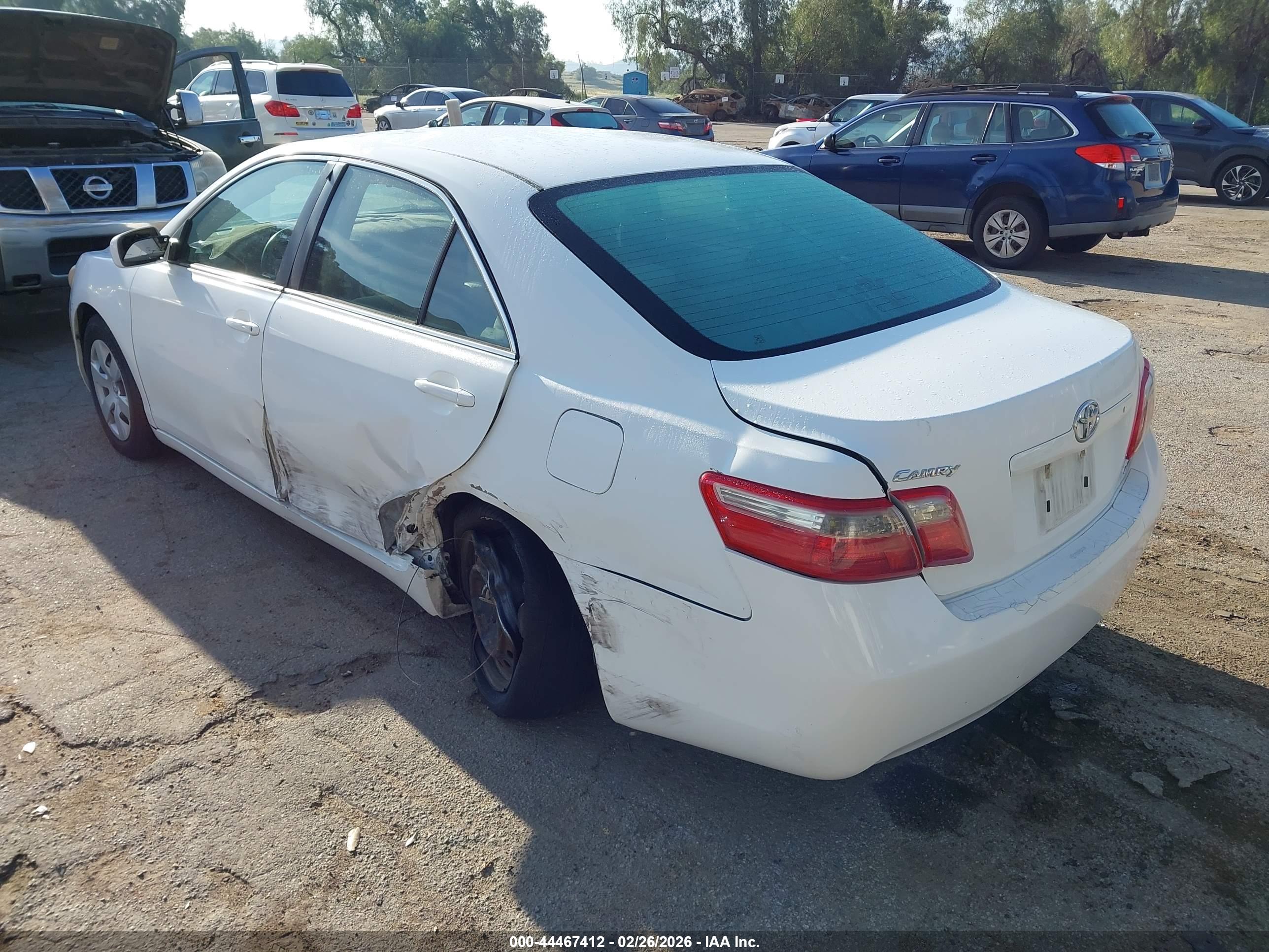 TOYOTA CAMRY image 3