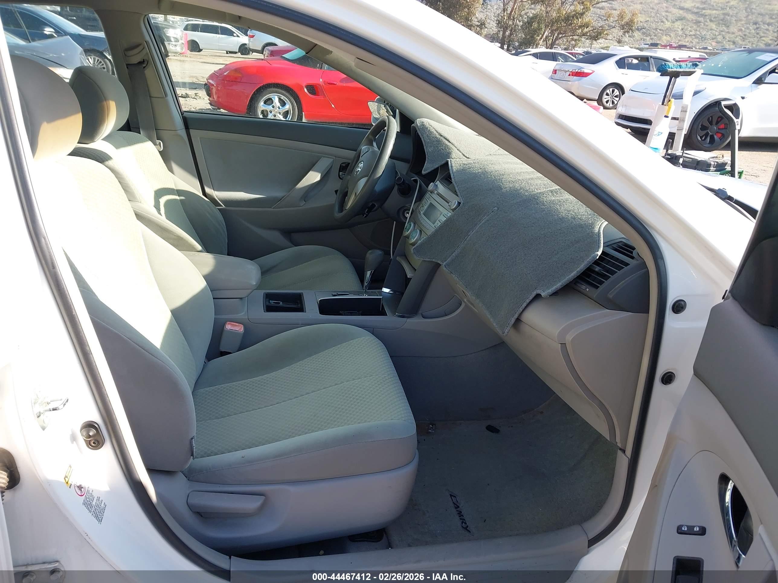 TOYOTA CAMRY image 5