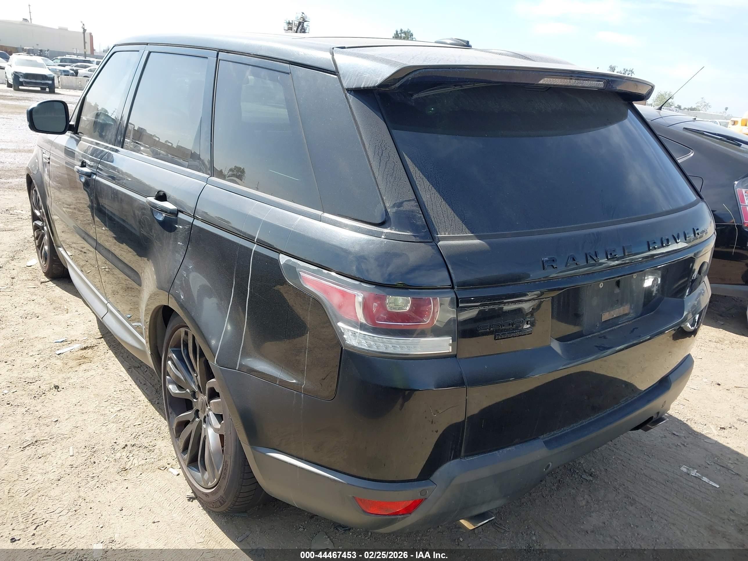 LAND ROVER image 3