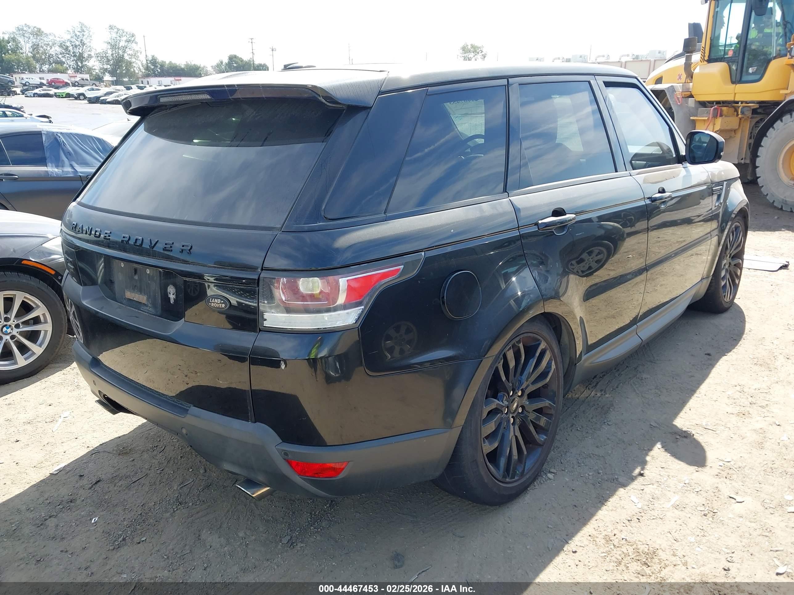 LAND ROVER image 4