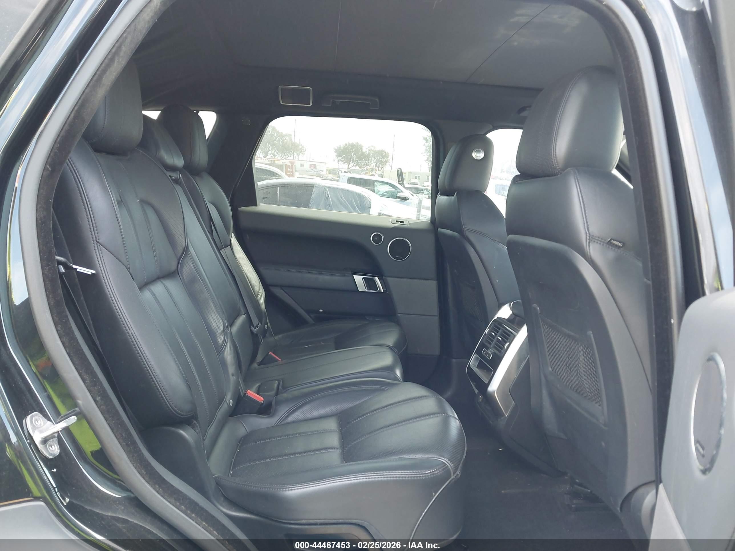 LAND ROVER image 8