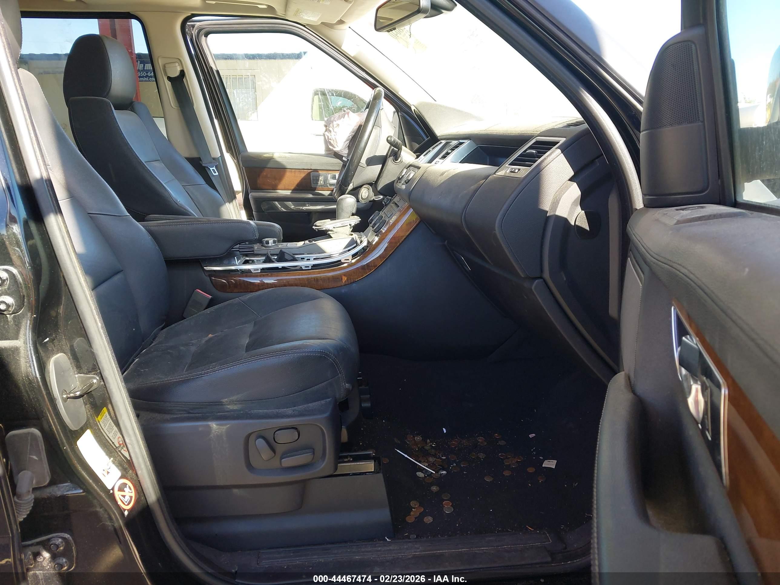 LAND ROVER image 5