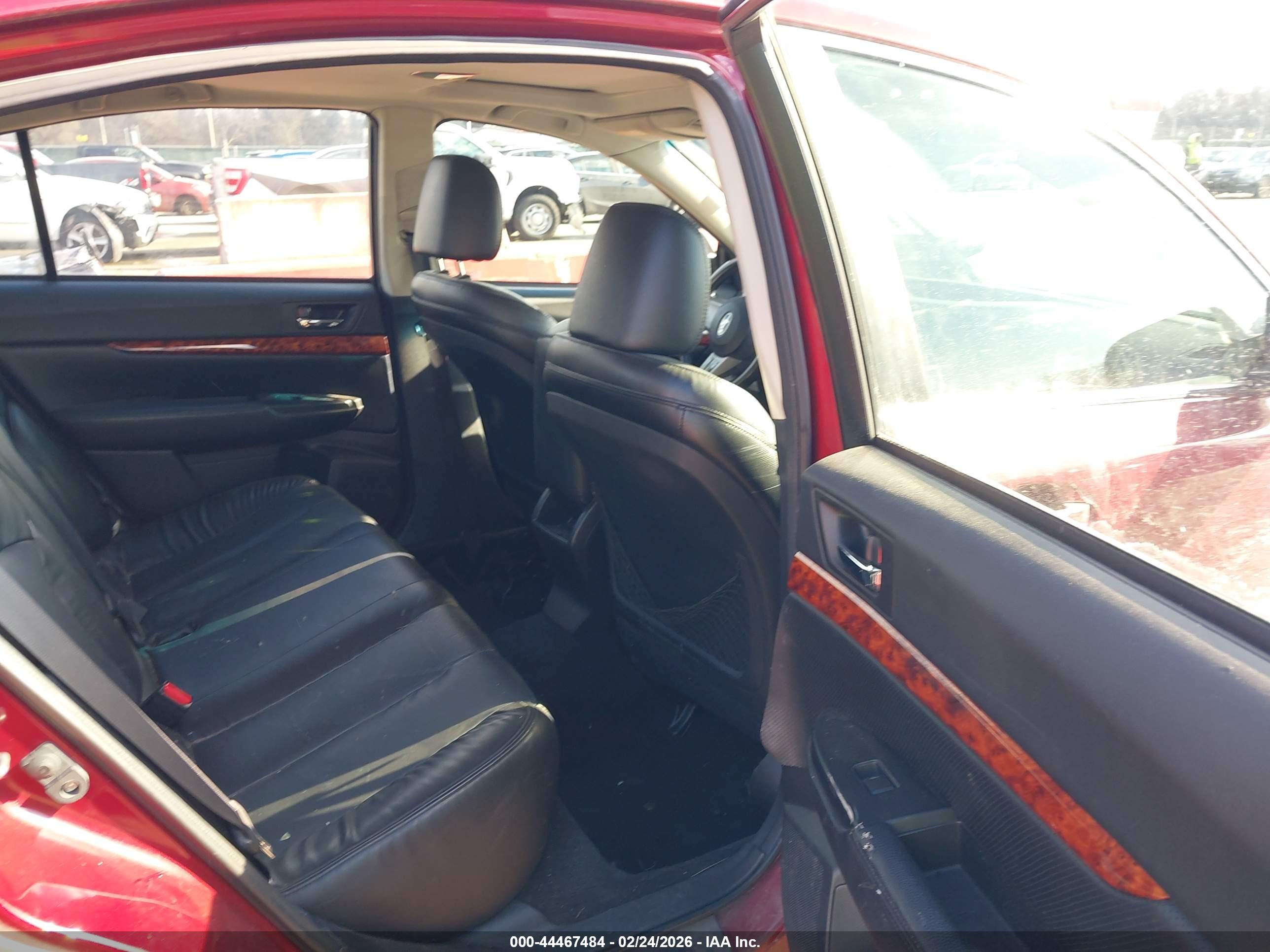 SUBARU LEGACY image 8