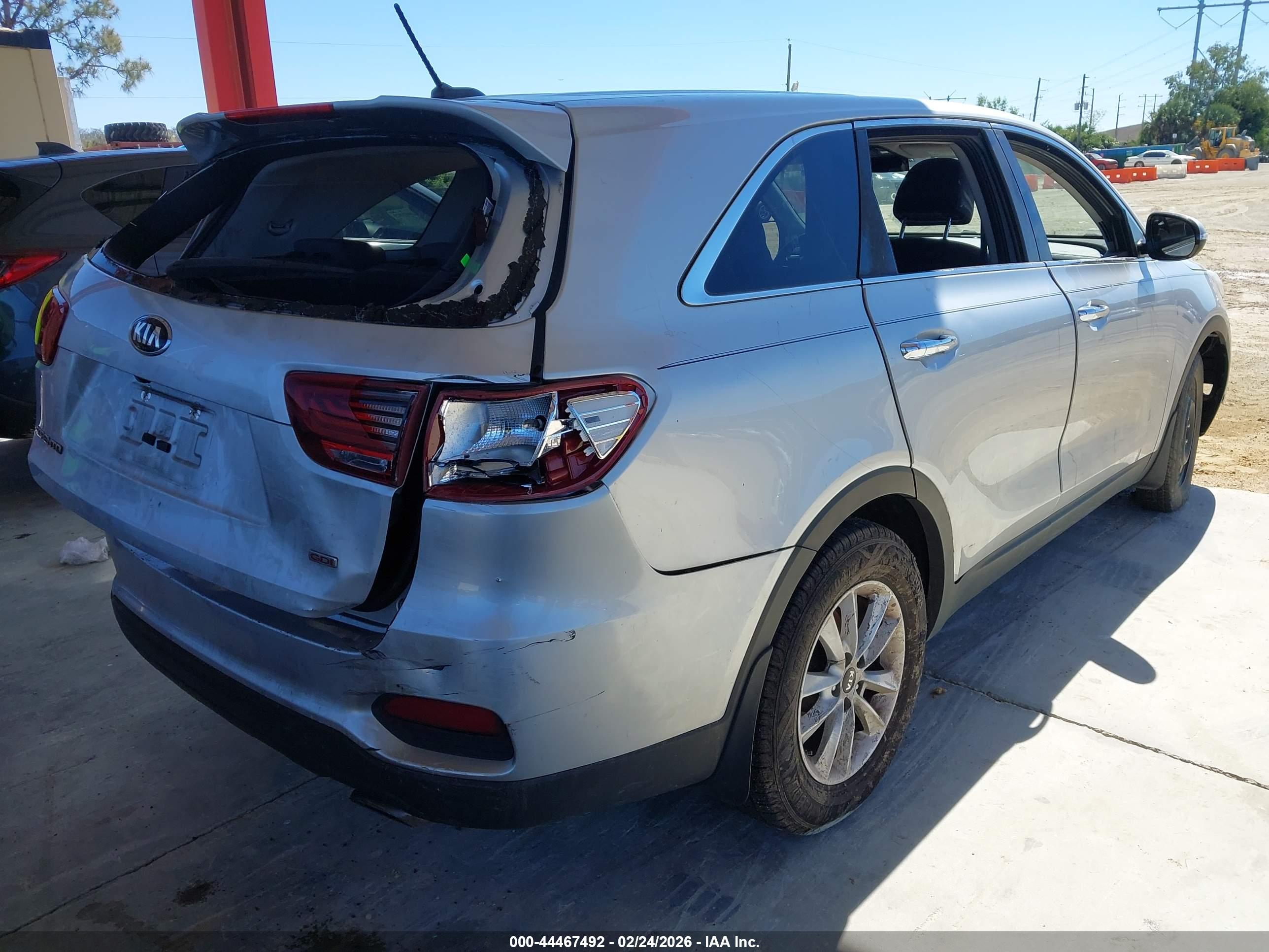 KIA SORENTO image 4
