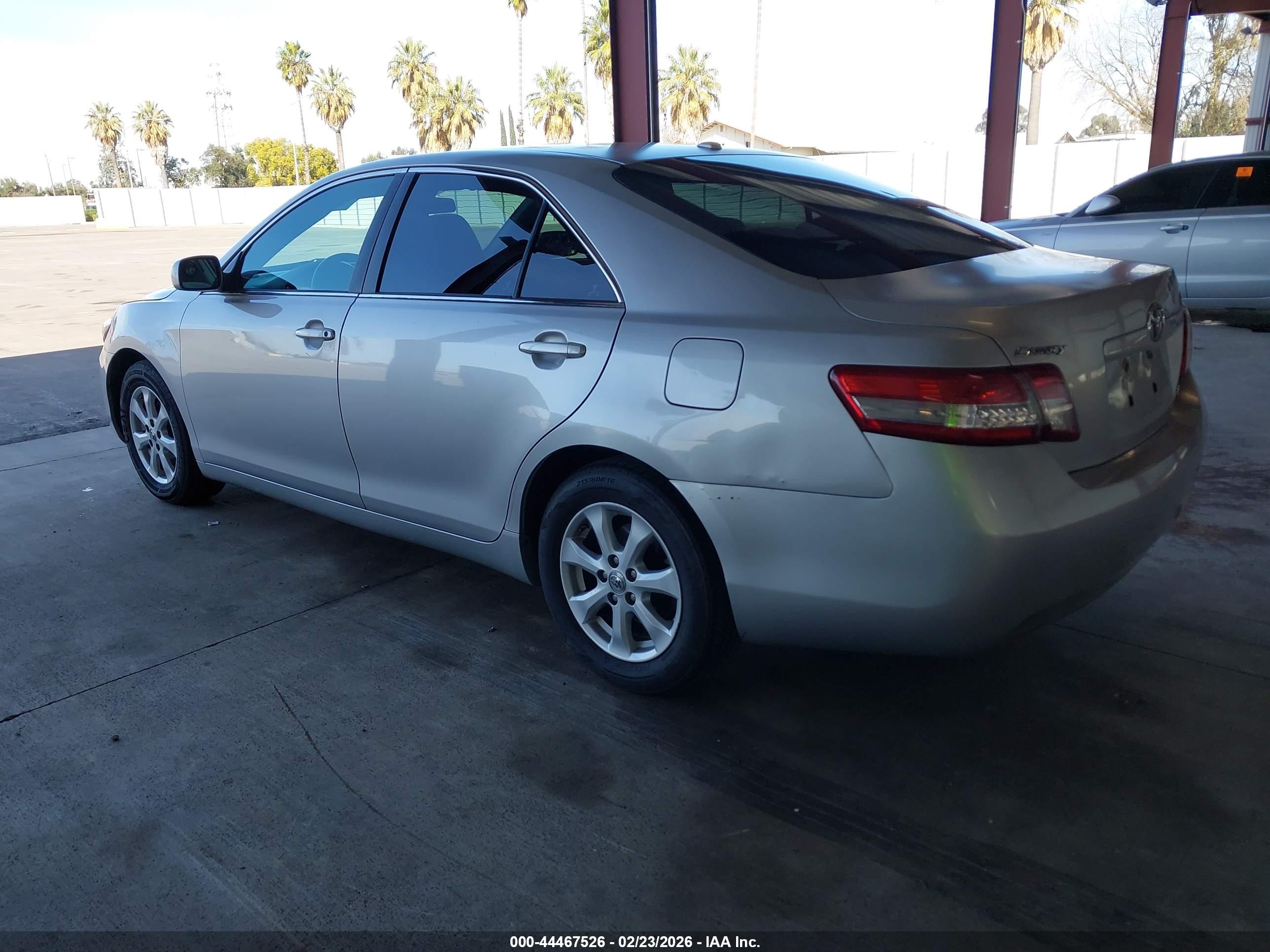 TOYOTA CAMRY image 3