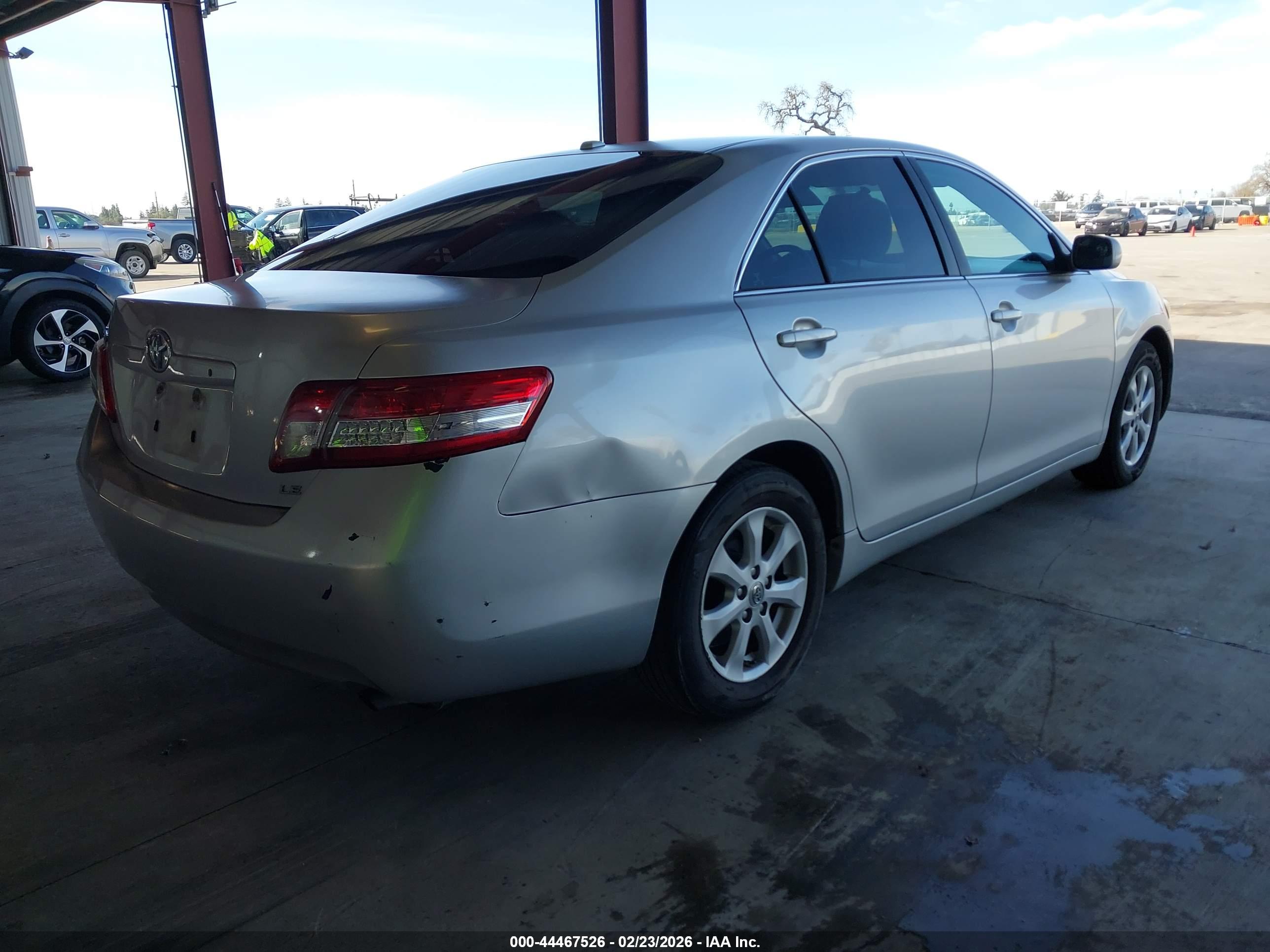 TOYOTA CAMRY image 4