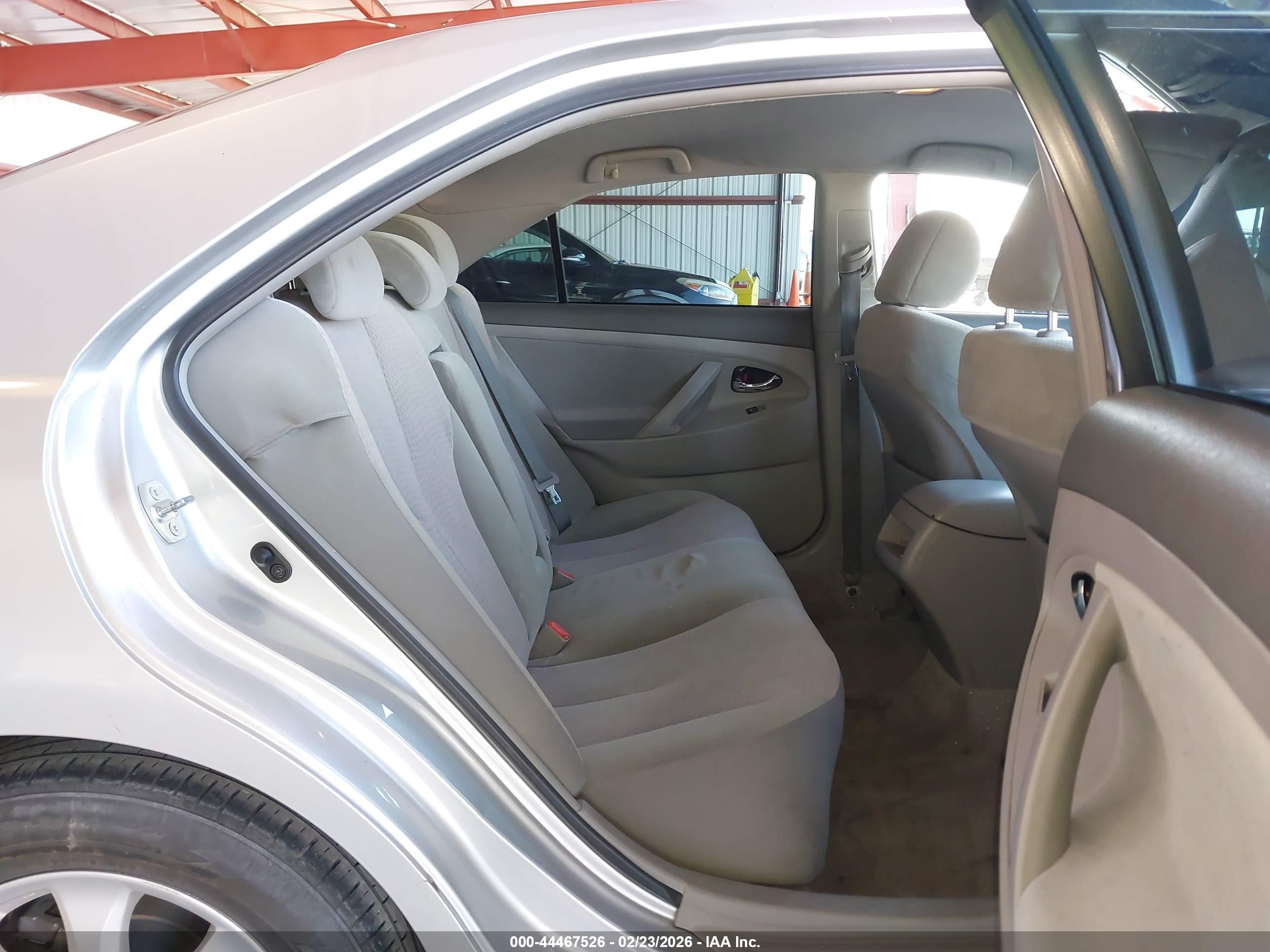 TOYOTA CAMRY image 8