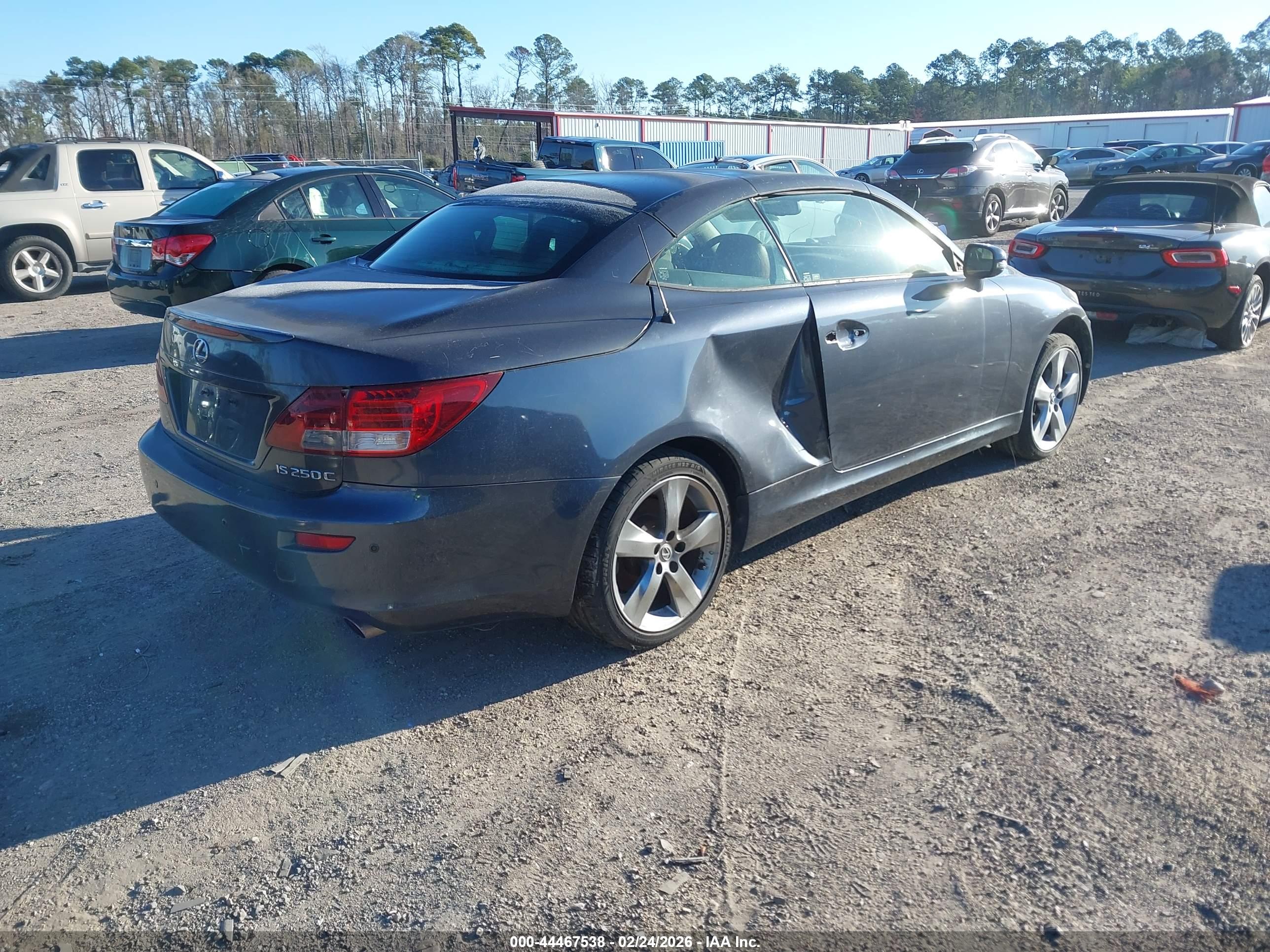 LEXUS IS image 4