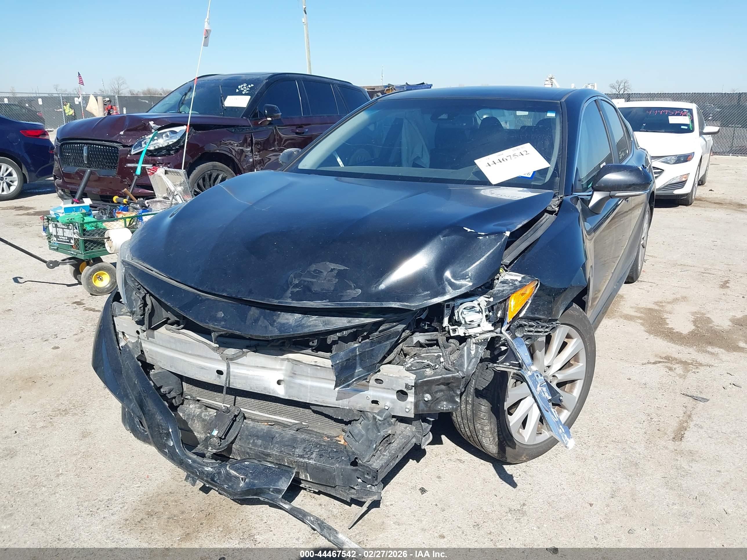 TOYOTA CAMRY image 2