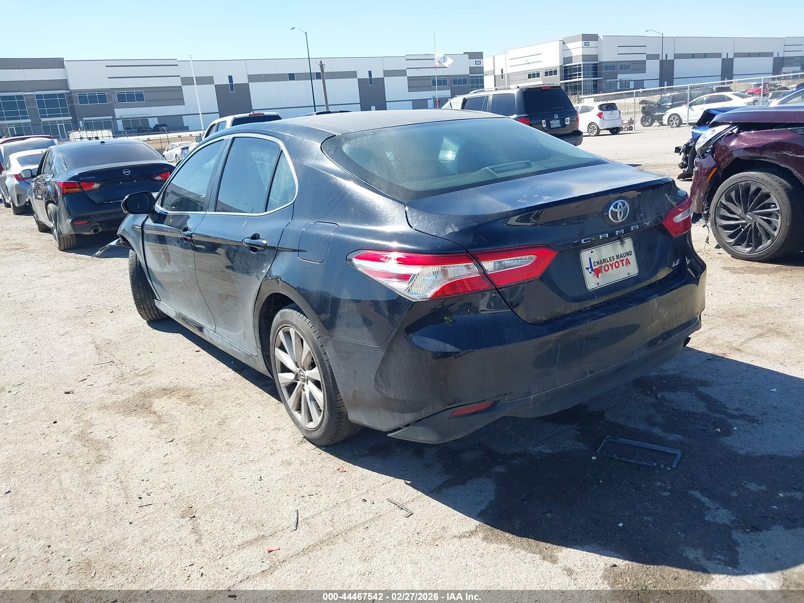 TOYOTA CAMRY image 3
